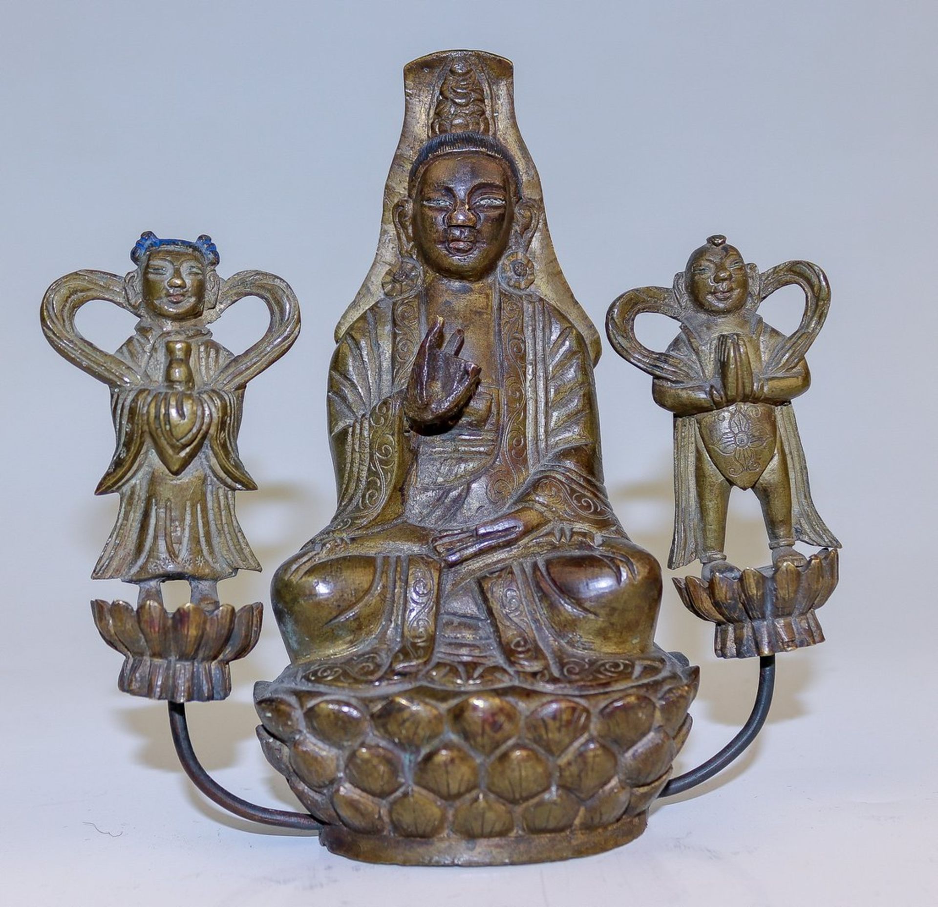 Guanyin auf Lotosthron sitzend China, wohl 18. Jh.