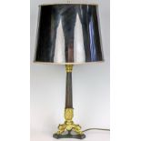 Tischlampe im Empirestil
