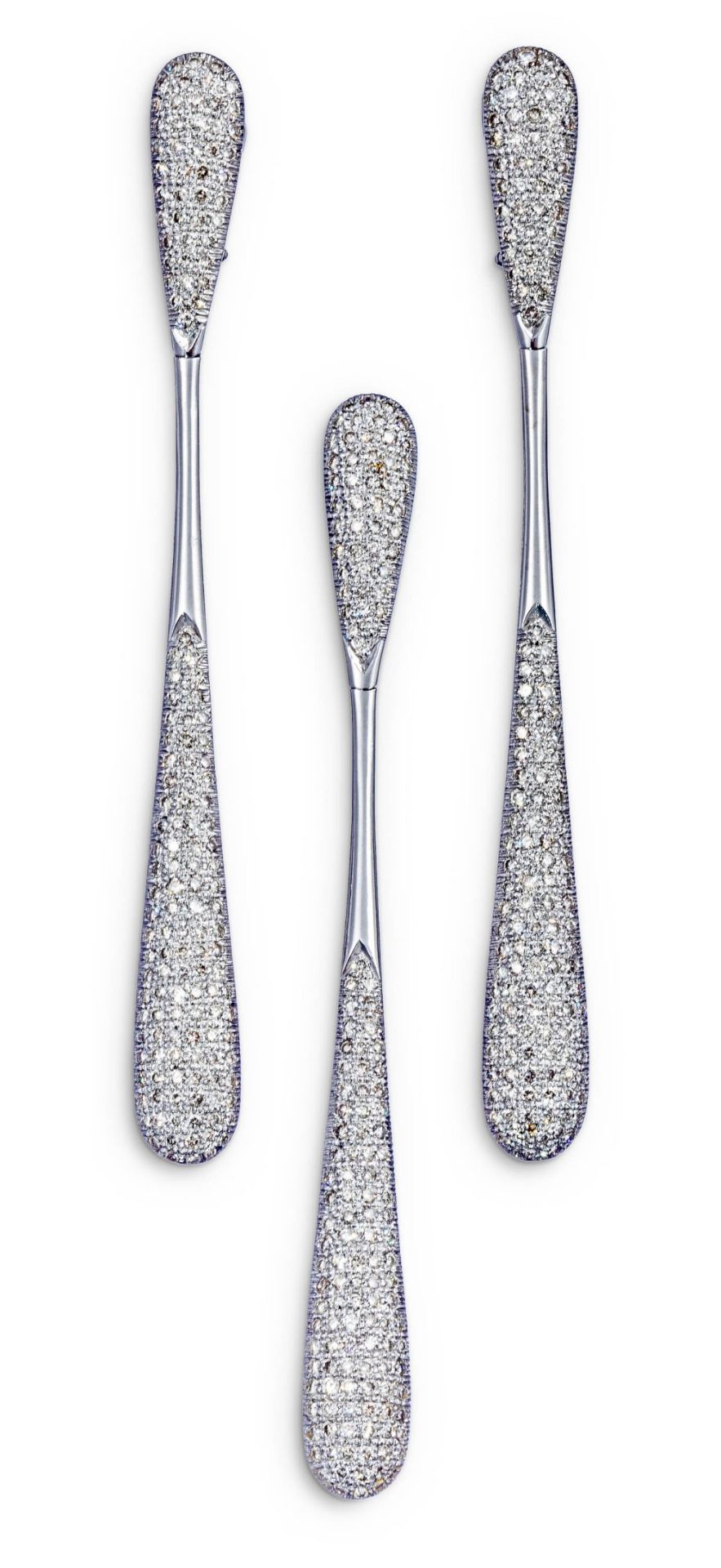 Ein Paar lange Stab-Diamantohrgehänge und passender Stabanhänger