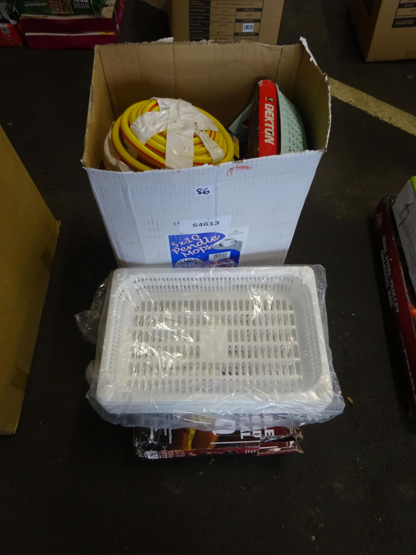 CHARCOAL BBQ, PLASTIC TRAYS & BOX OF HOSE PIPES, TOOLS ETC