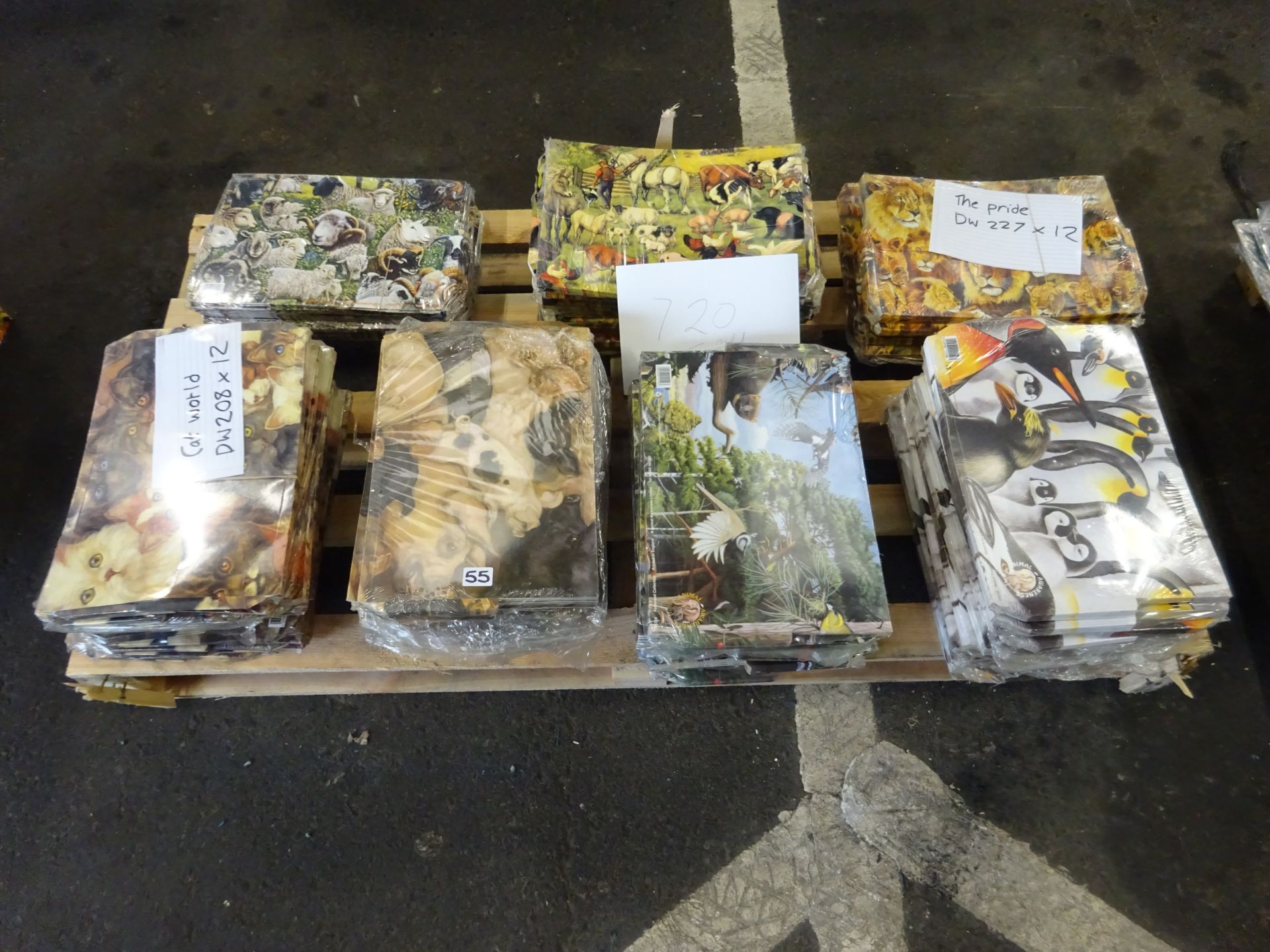 PALLET OF APPROX 720 ANIMAL DESIGN A4 FOLDERS