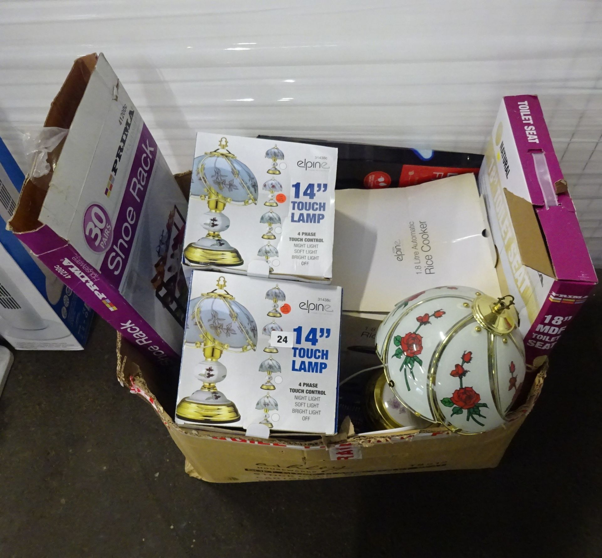 BOX OF LAMPS, RICE COOKERS, TOILET SEAT, KITCHENWARE & ODDS