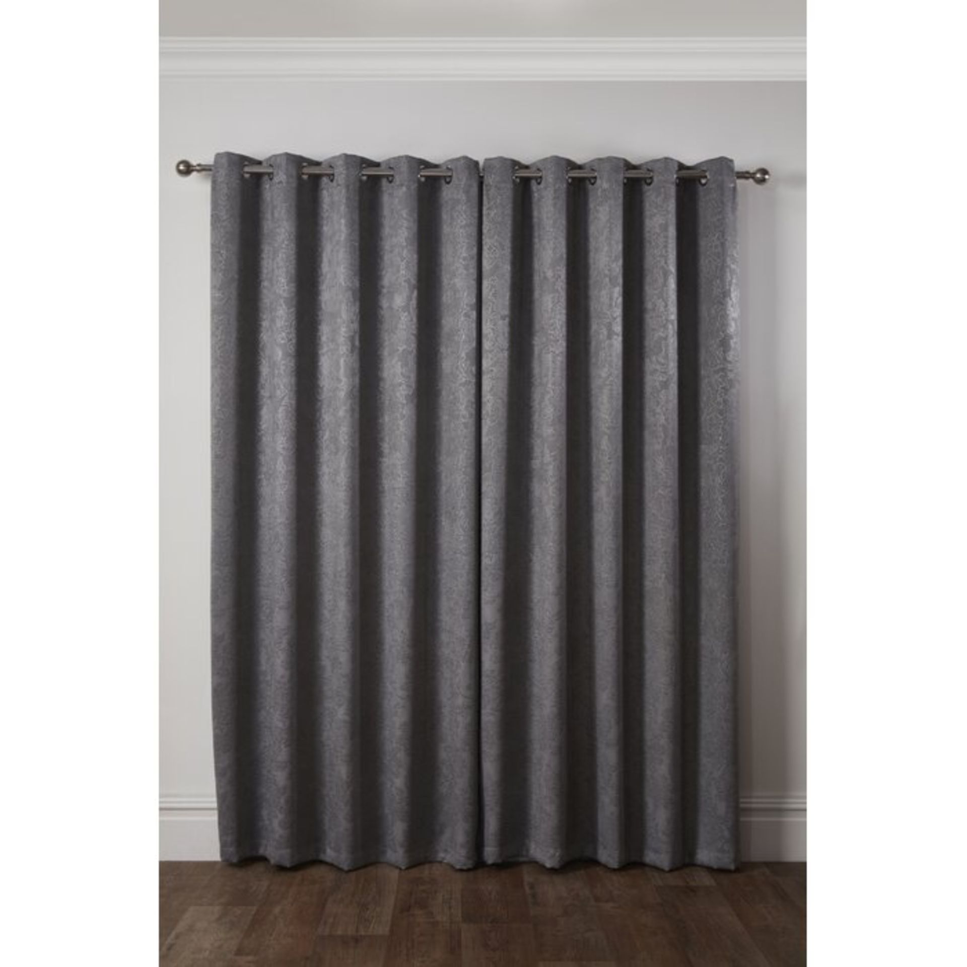 Vandyne Eyelet Room Darkening Thermal Curtain - RRP £47.99 - Image 2 of 2