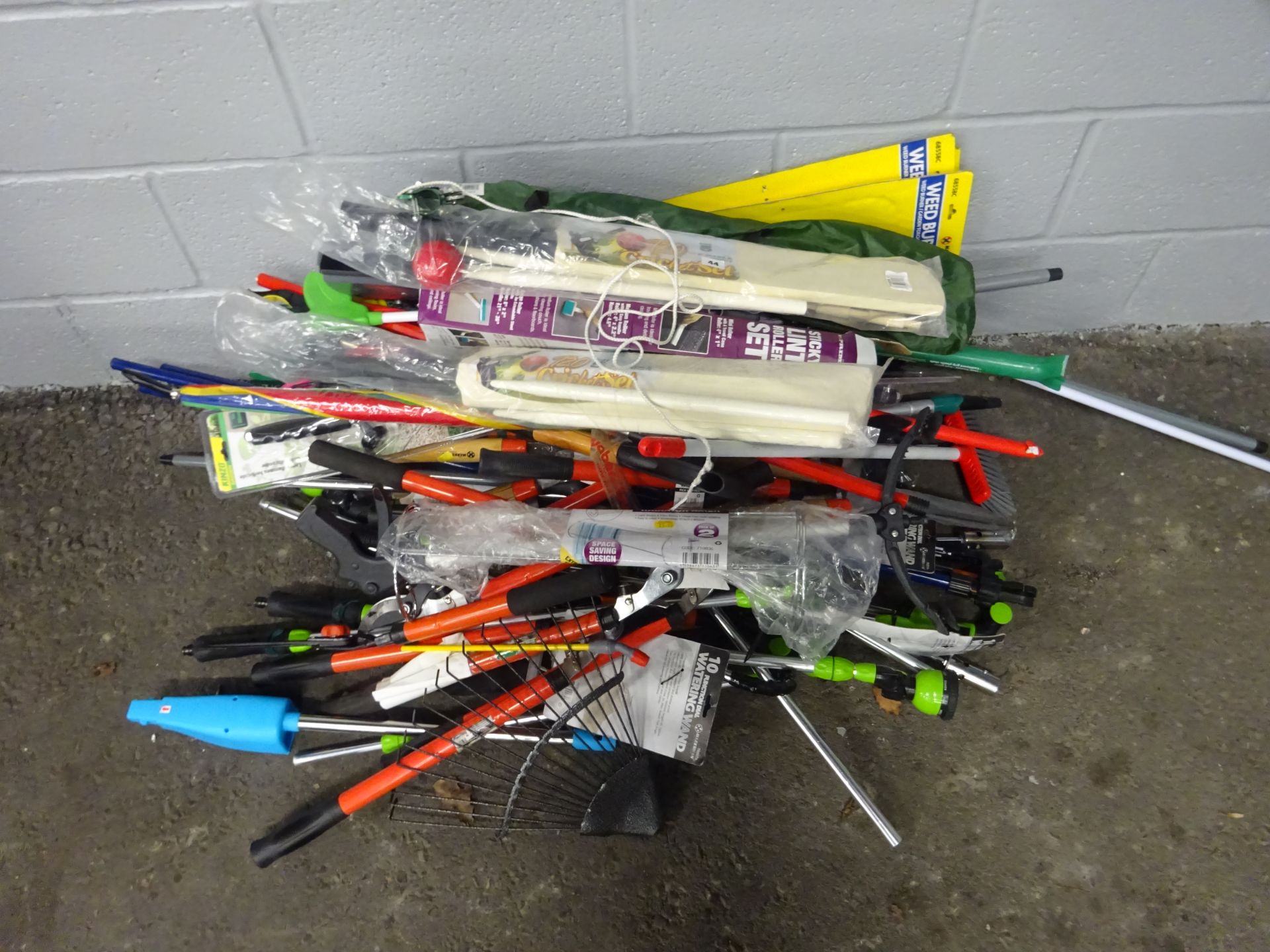 QTY OF GARDEN TOOLS, CRICKET BATS & ODDS