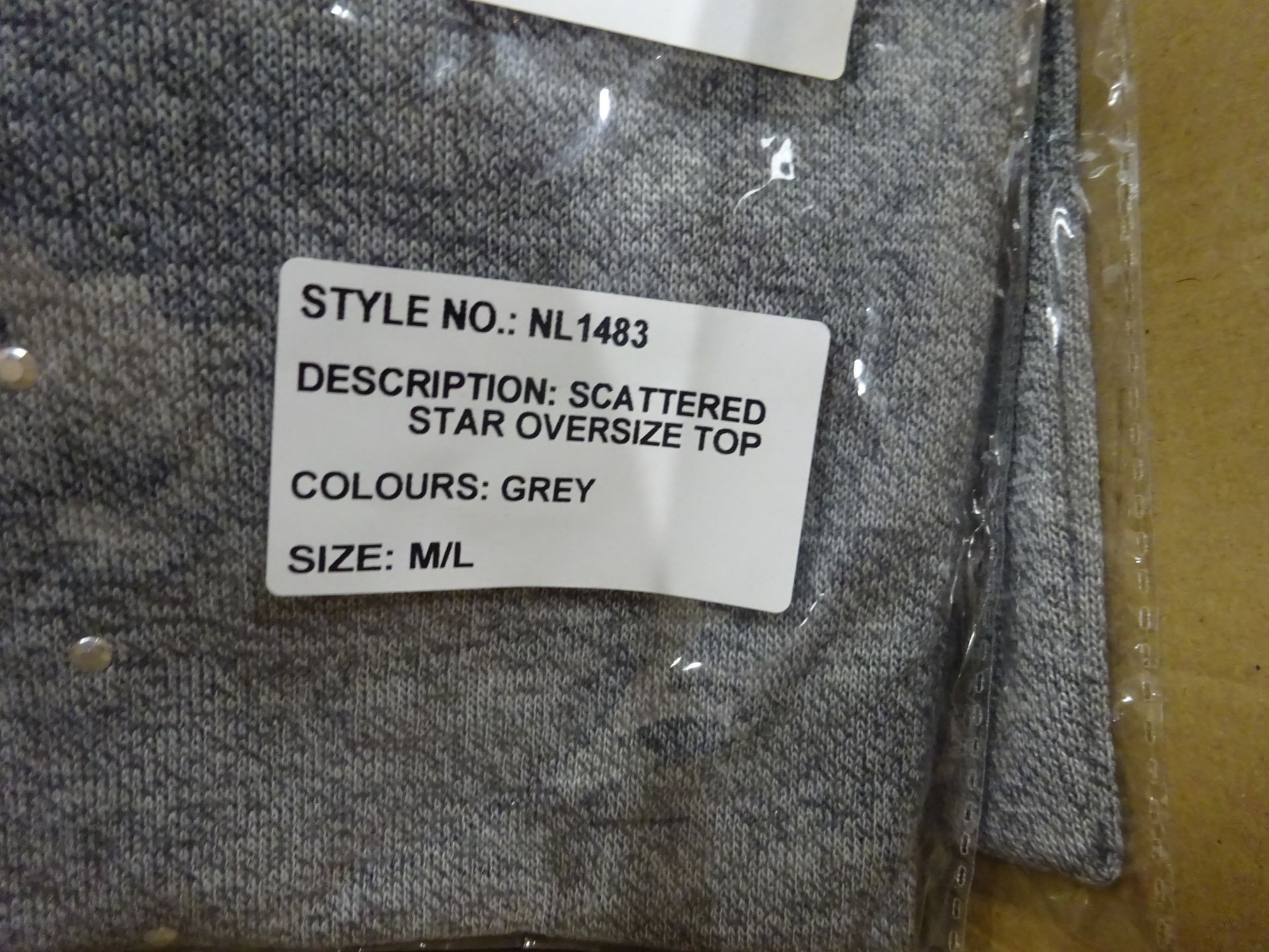 BOX OF 12 NEW GREY SCATTERED STAR OVERSIZED TOPS (M/L - Image 2 of 2