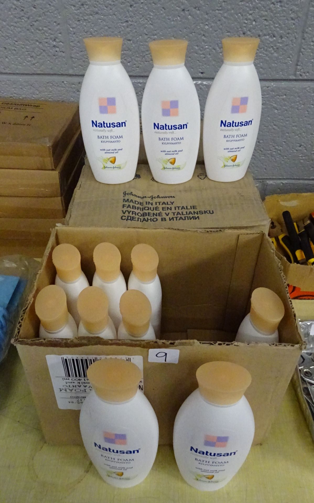 X 36 BOTTLES JOHNSON & JOHNSON BATHFOAM