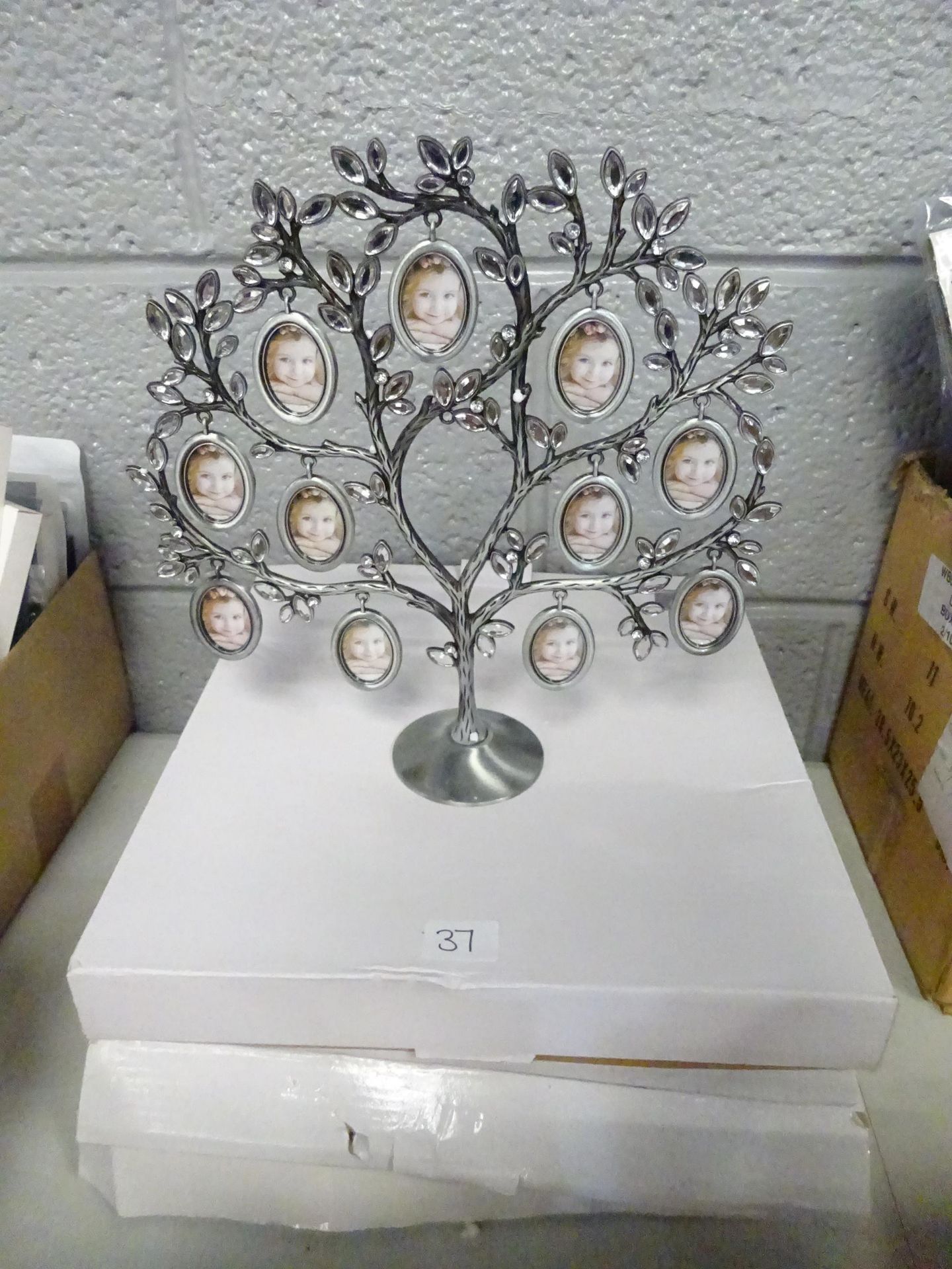 X3 TREE DESIGN PHOTO HOLDERS