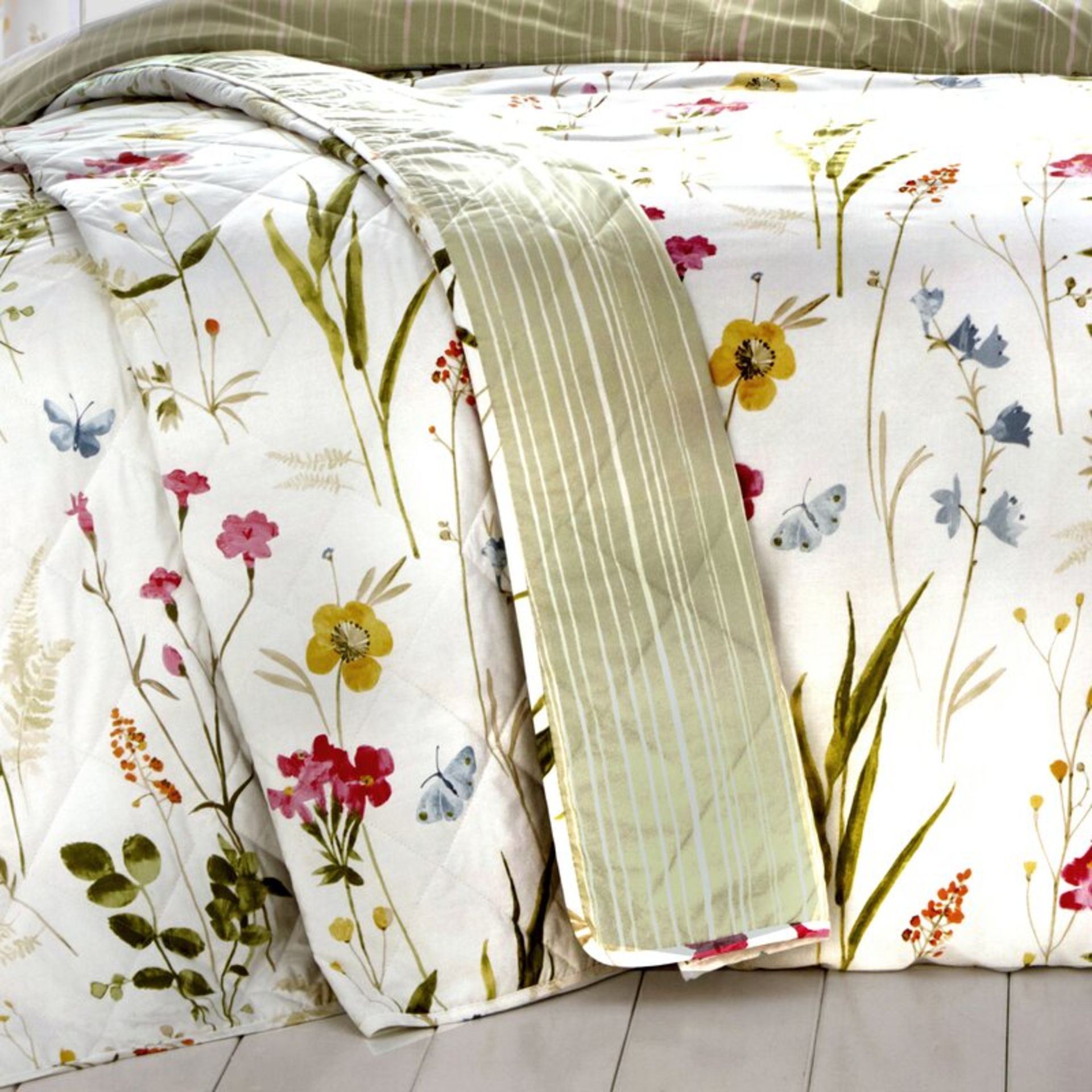 Delvale Bedspread - RRP £75.00 - Image 2 of 2