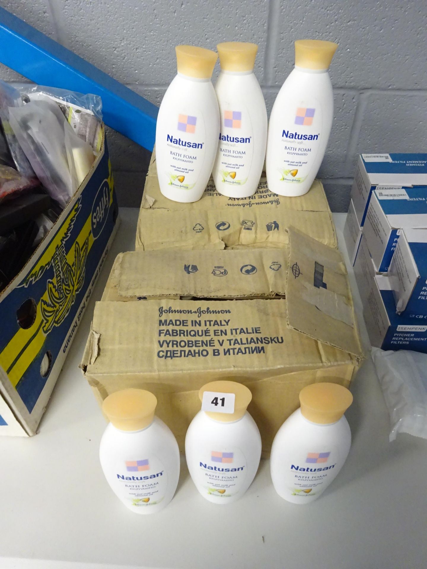 36 BOTTLES OF JOHNSON & JOHNSON BATH FOAM