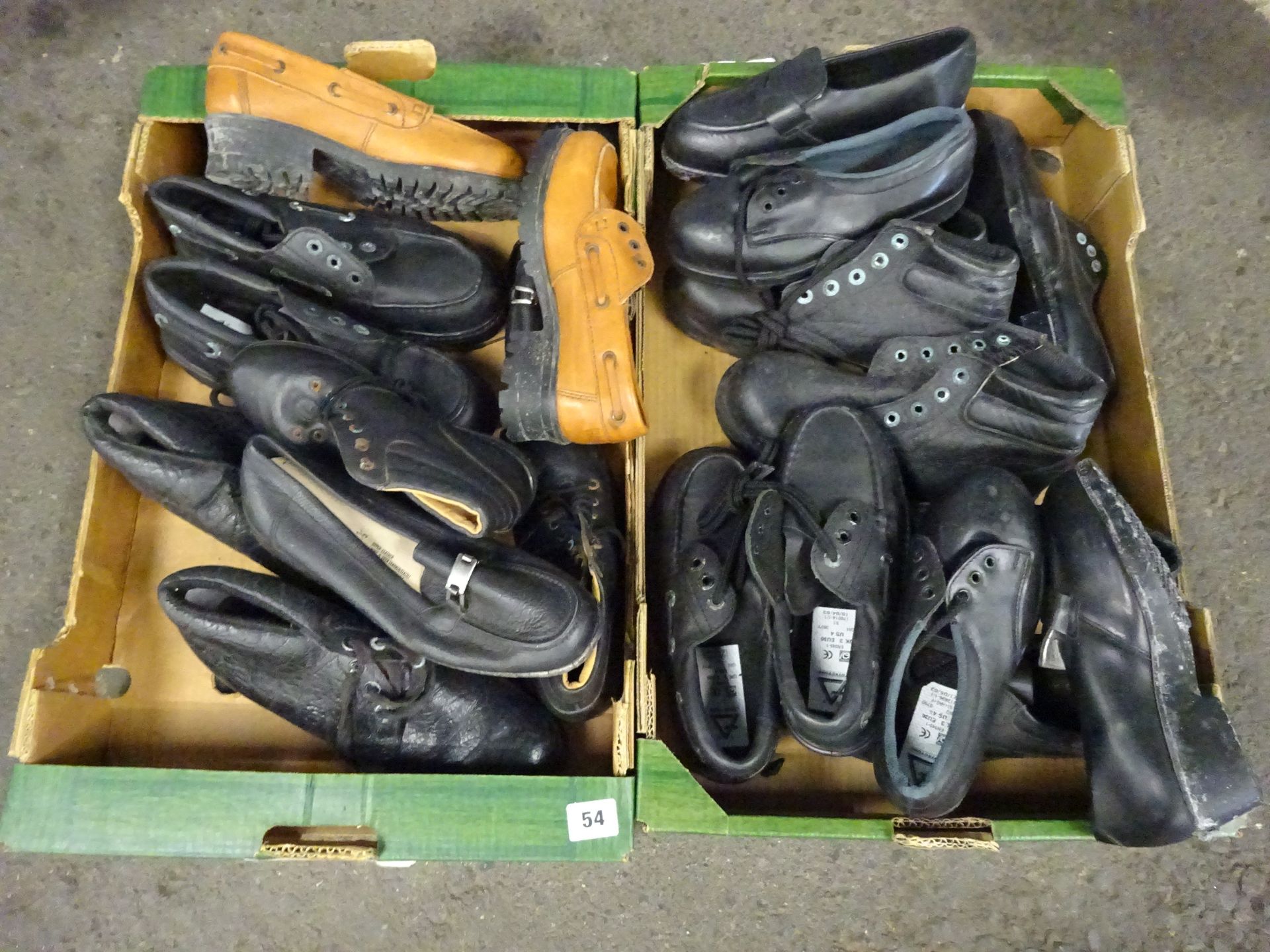 X2 BOXES OF WORKSHOES & WORK BOOTS (VARIETY OF DESIGNS & SIZES)