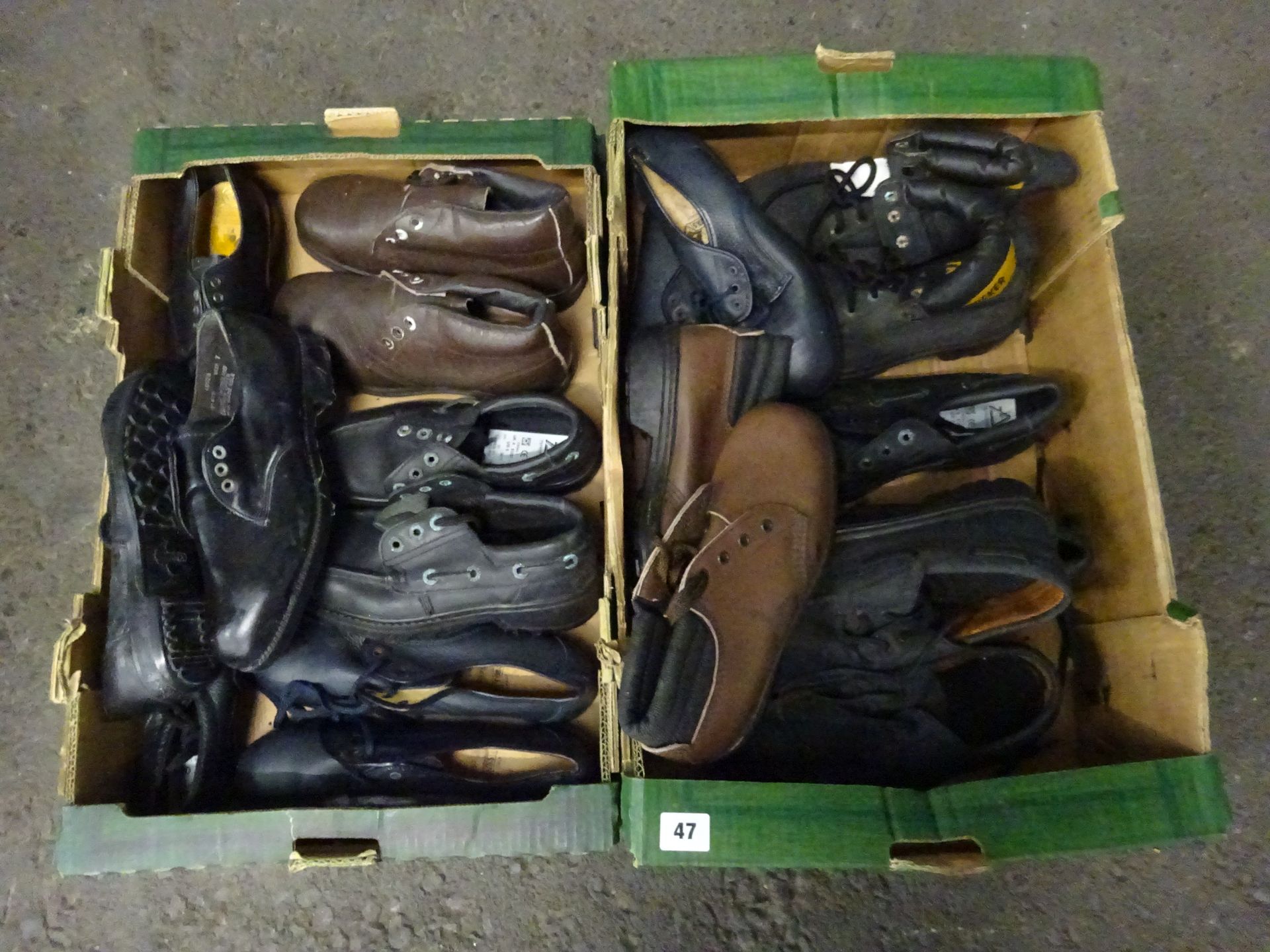 X2 BOXES OF WORKSHOES & WORK BOOTS (VARIETY OF DESIGNS & SIZES)