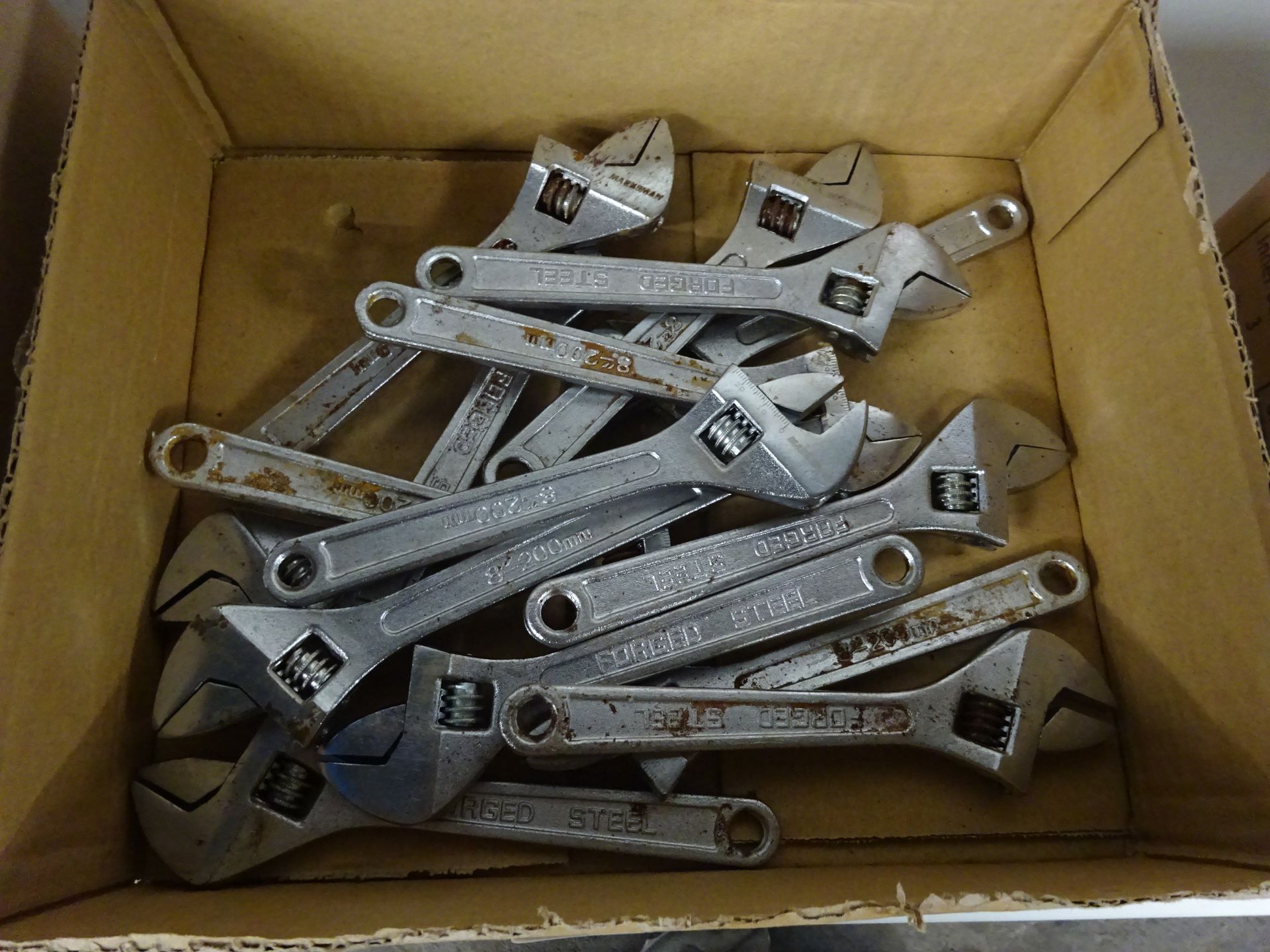 BOX OF 15 MED ADJUSTABLE SPANNERS (SLIGHTY RUSTY)