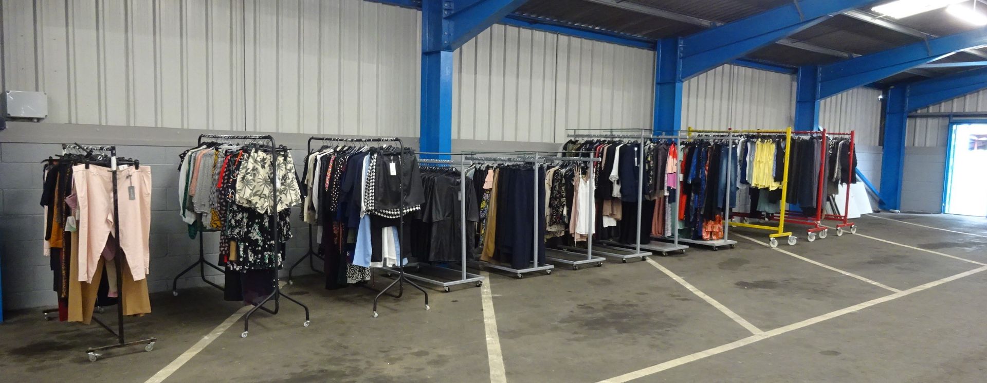 APPROX 500PCS OF DEBENHAMS WOMENS CLOTHING WITH AN APPROX RRP OF £20,000. - Image 2 of 18