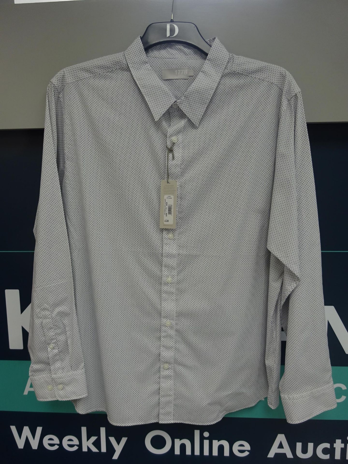 320PCS OF MENS DEBENHAMS CLOTHING WITH AN APPROX RRP OF £10500, INCLUDES SHIRTS AND COATS. - Image 7 of 26