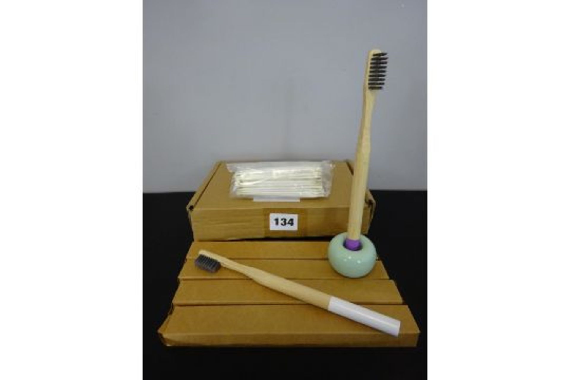 Toothbrush Travel Set With 5 Brushes