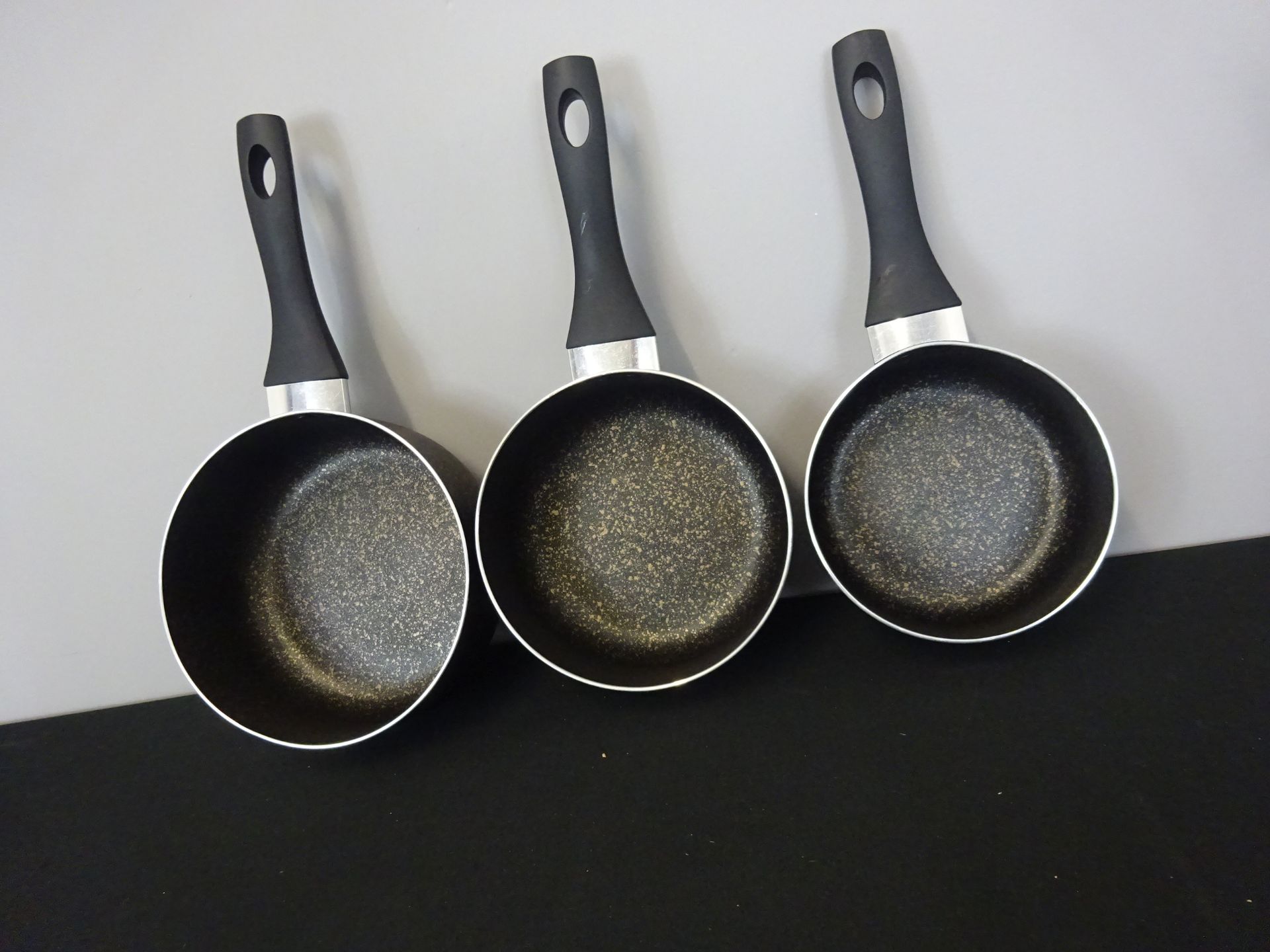 Rusel Hobbs 6 Piece Stainless Steel Non Stick Cookware Set RRP £29.99 - Image 3 of 3