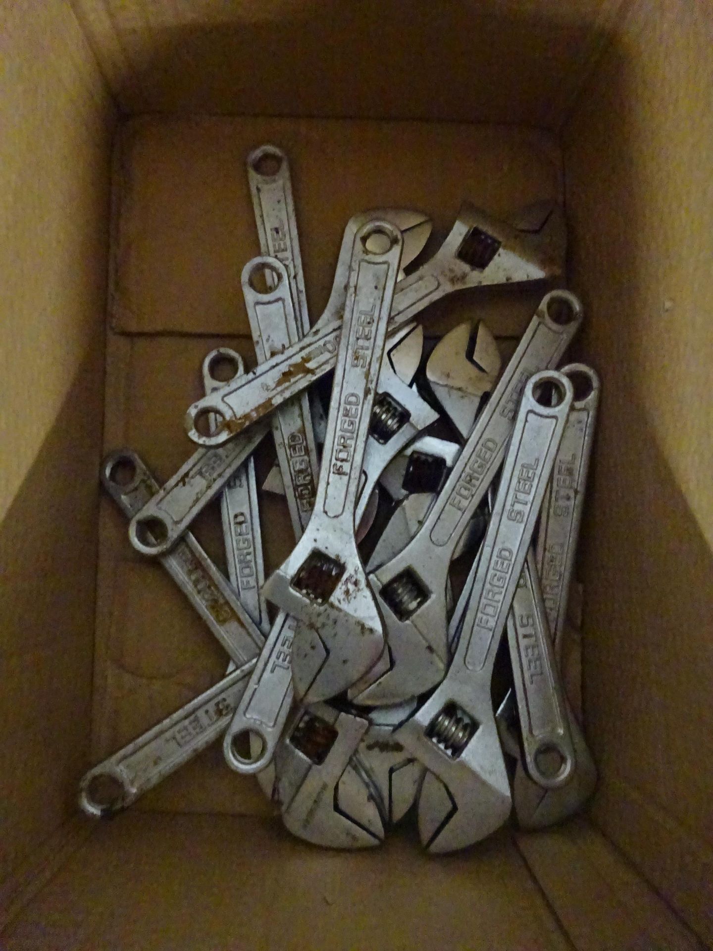 BOX OF 15 ADJUSTABLE 8IN SPANNERS SLIGHTY RUSTY