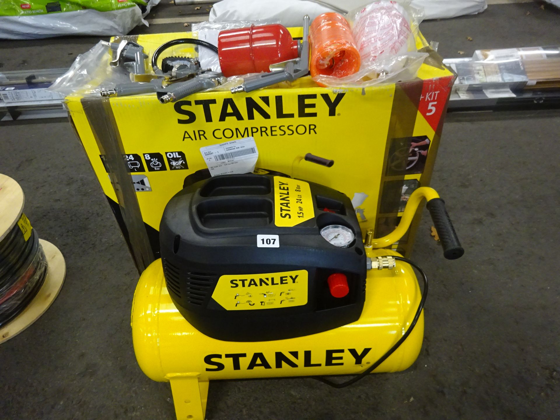 STANLEY AIR COMPRESSOR & ATTACHMENTS