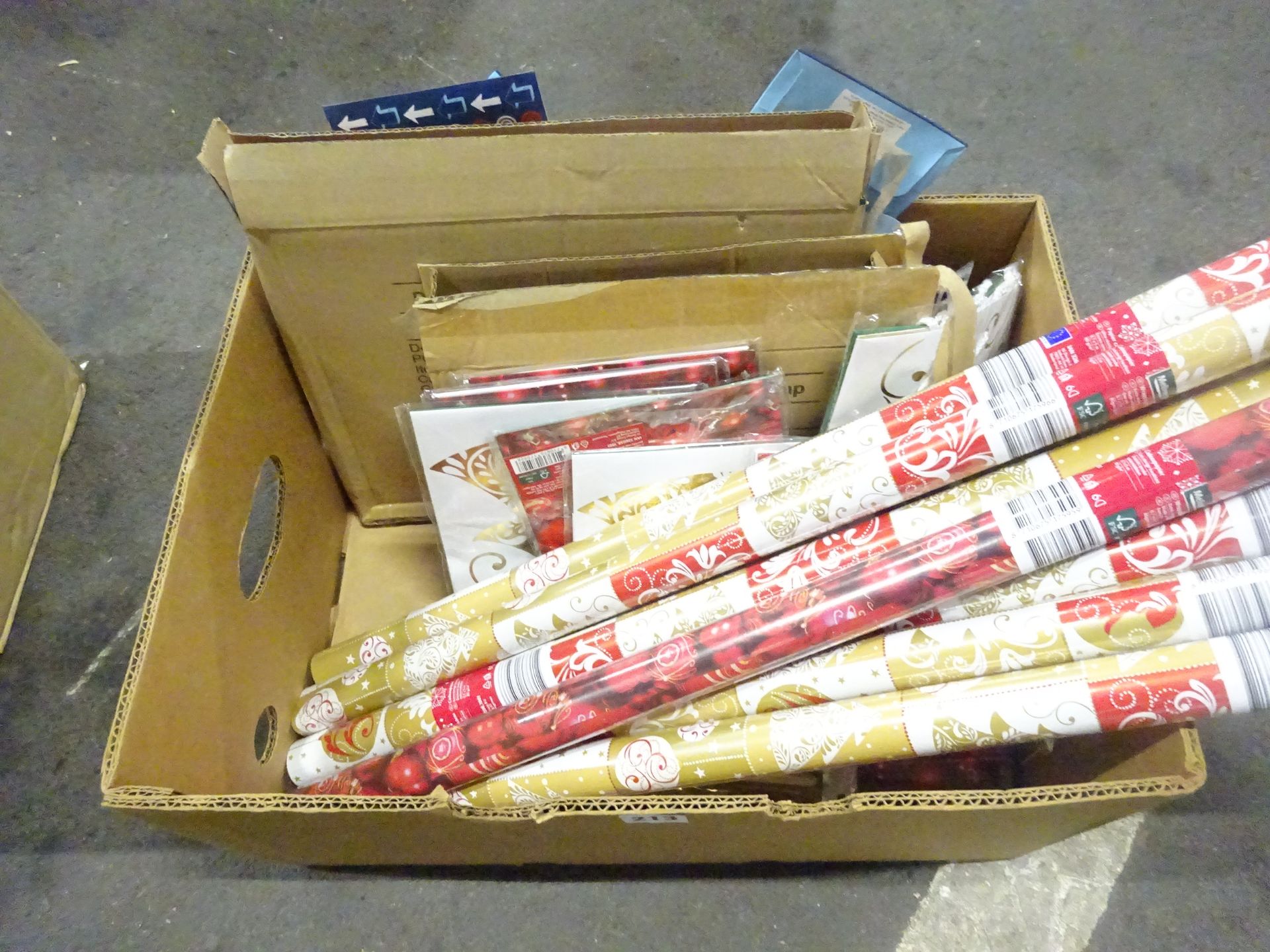 BOX WRAPPING PAPER & CHRISTMAS BAGS