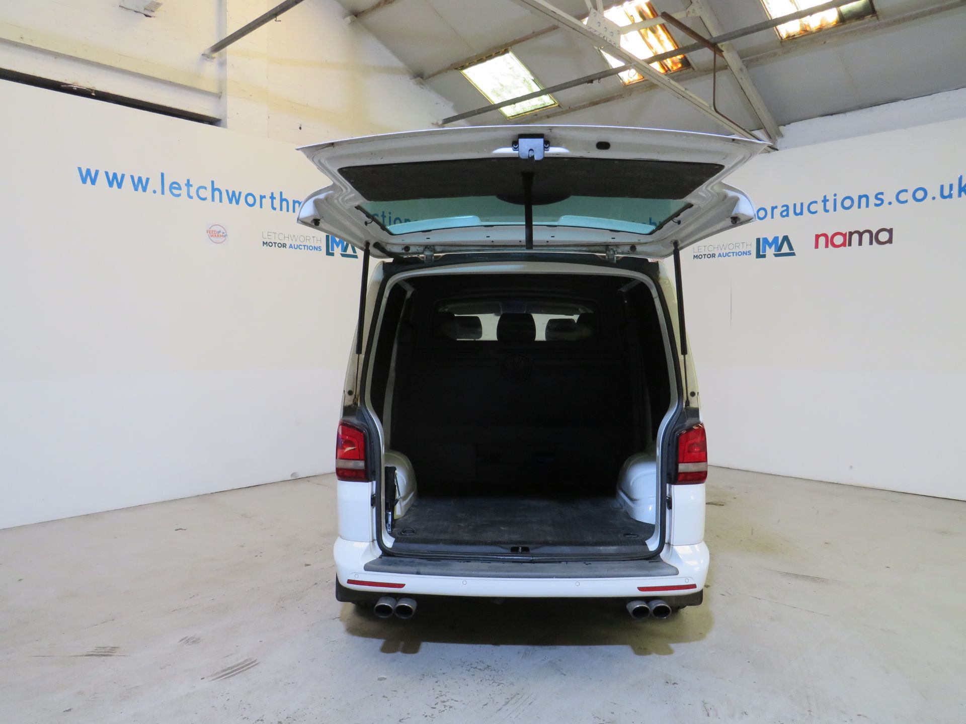 2014 Volkswagen Transporter T32 Sportline TDI 180 1968cc *NO VAT* - Image 6 of 14