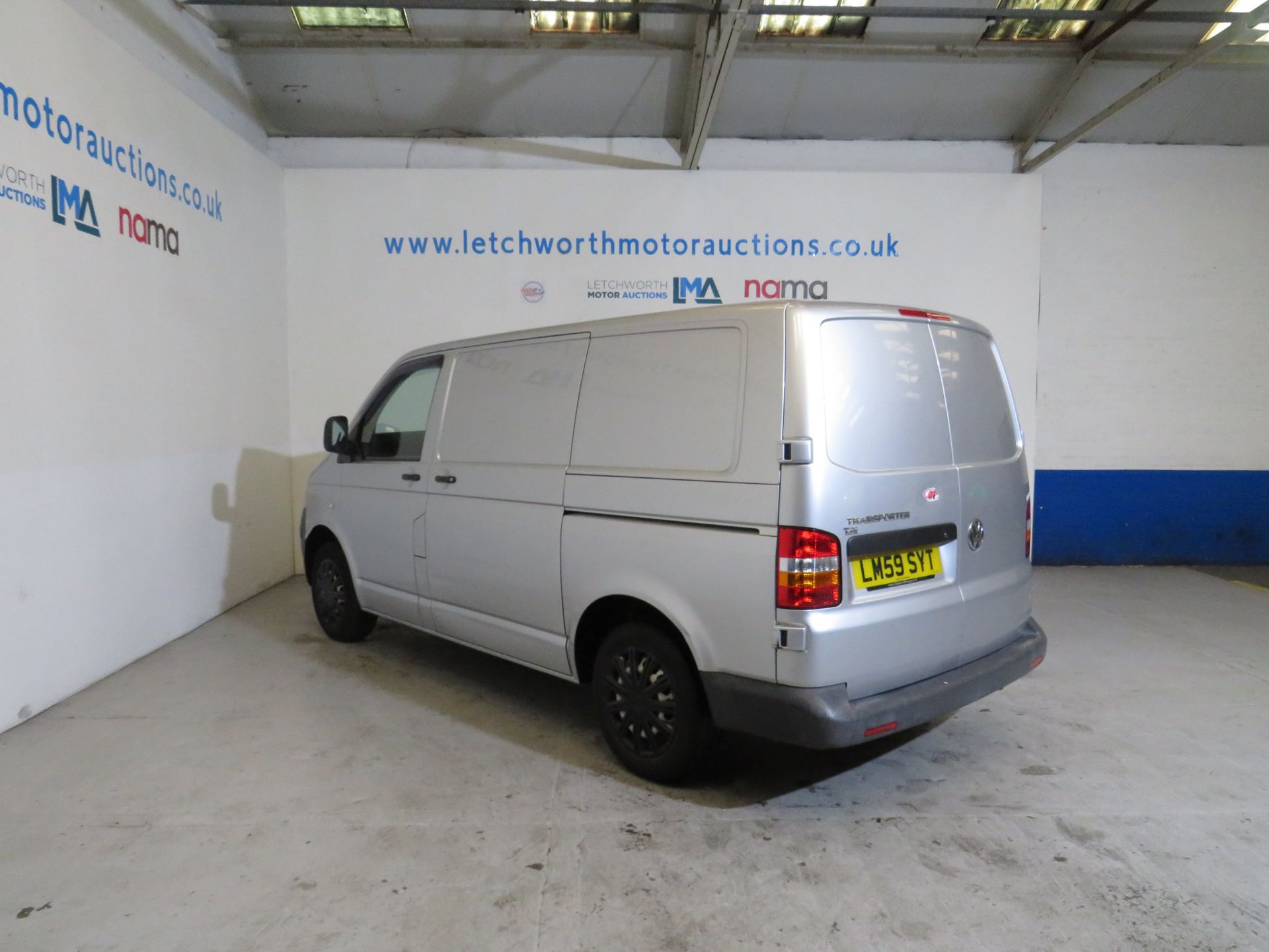 2009 Volkswagen Transporter T26 84 TDI SWB 1896cc *NO VAT* - Image 4 of 22