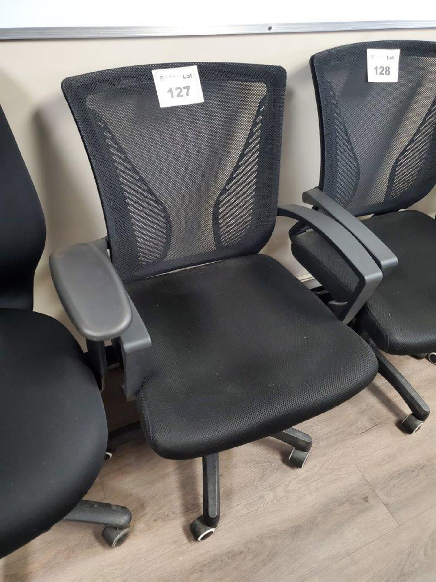 Mesh Back Swivel Arm Chair