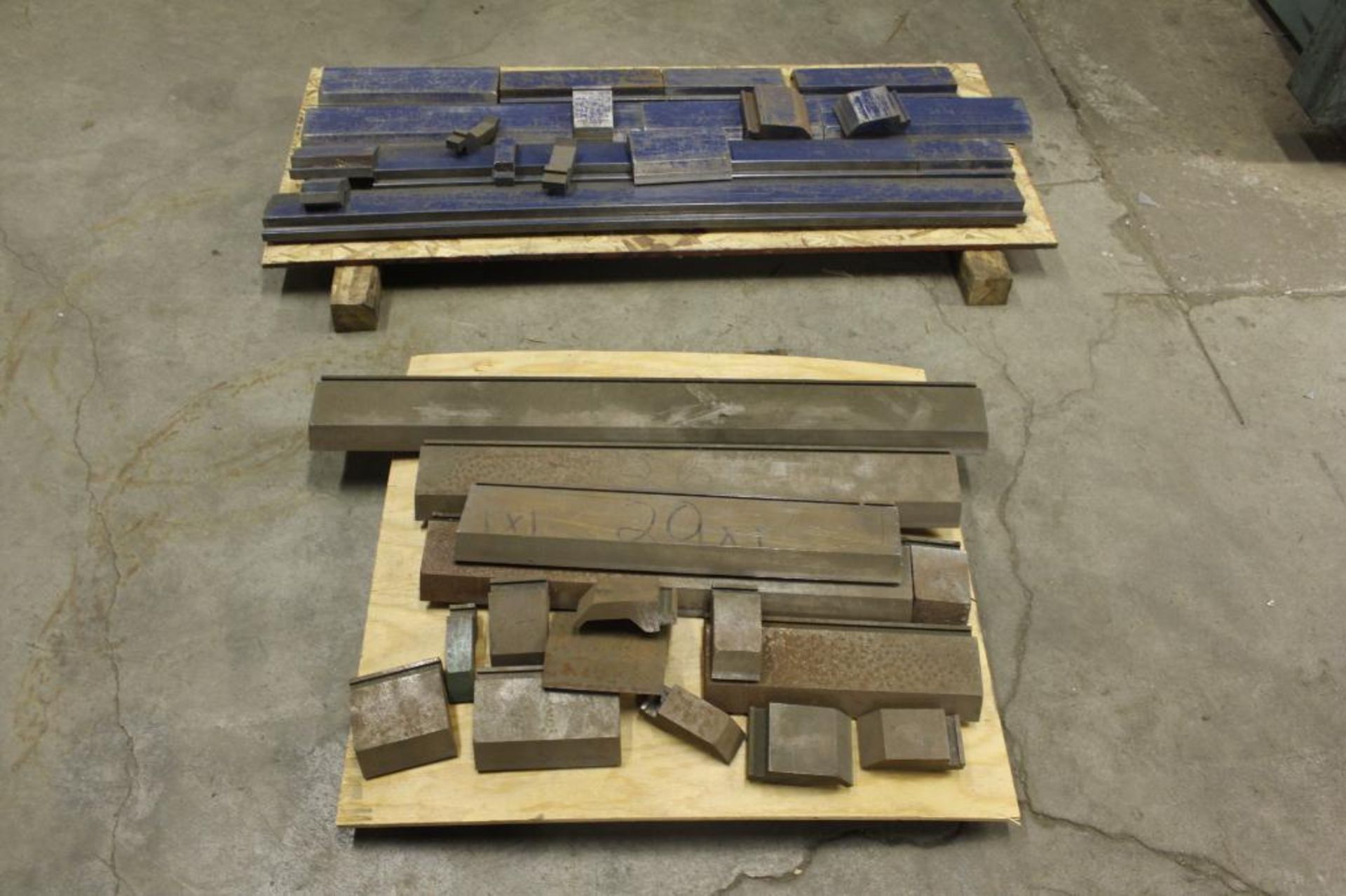 Assorted Press Brake Dies