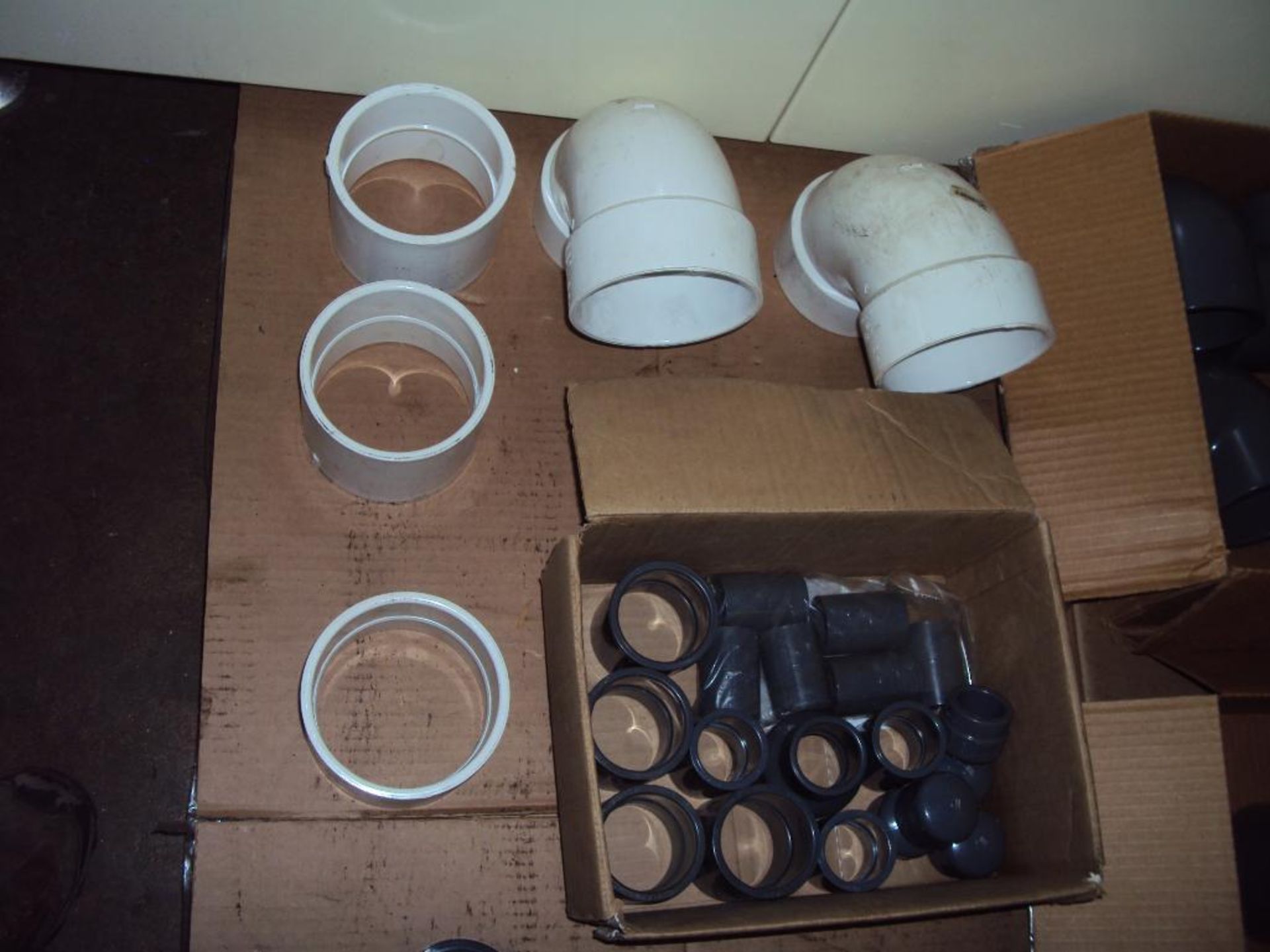 Lot of PVC and CPVC fittings, unions and valves - Image 9 of 9