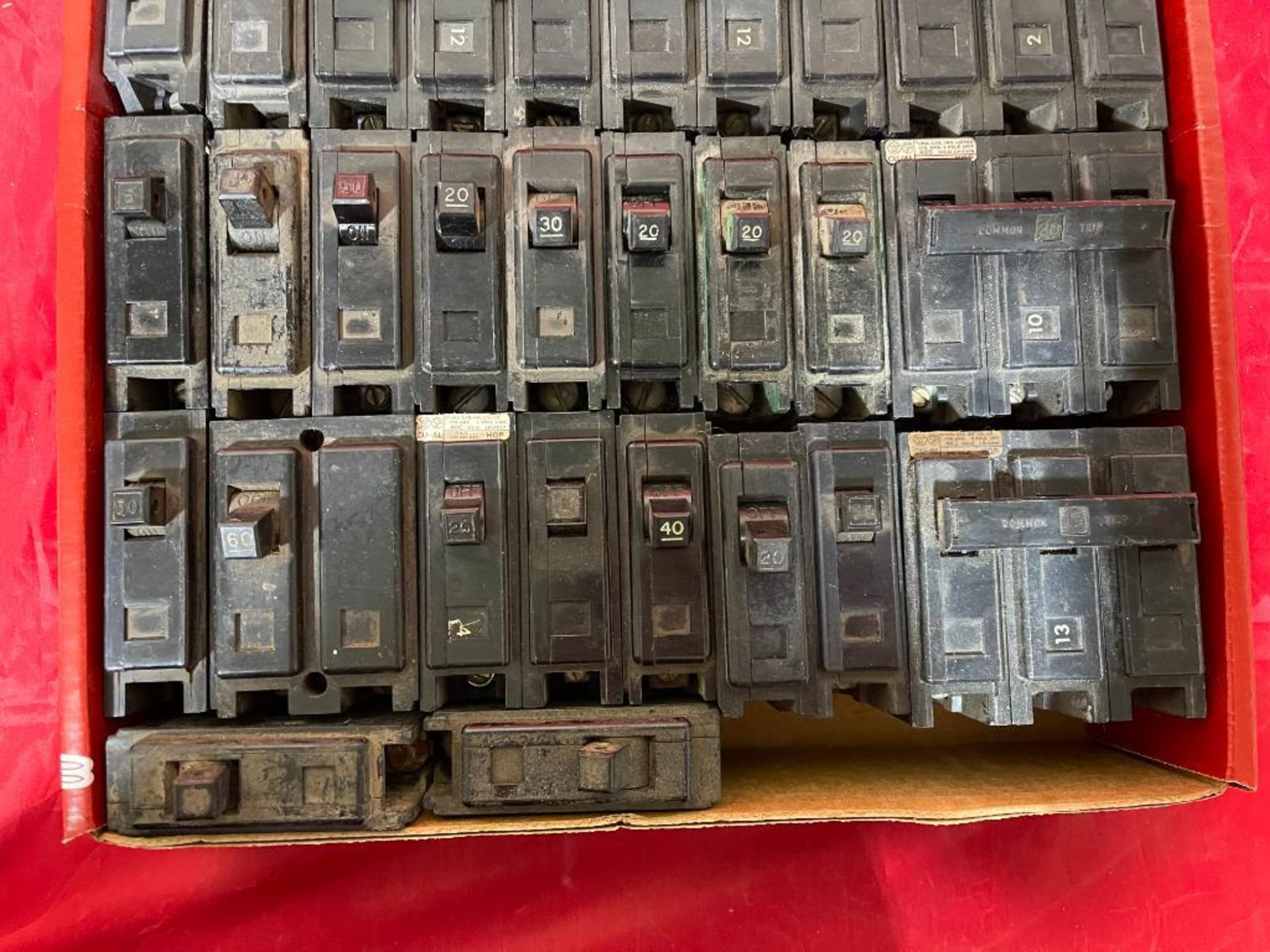 Lot of Westinghouse Circuit Breakers HQP + P Quicklag Single, Double + 3 Pole - Image 2 of 3