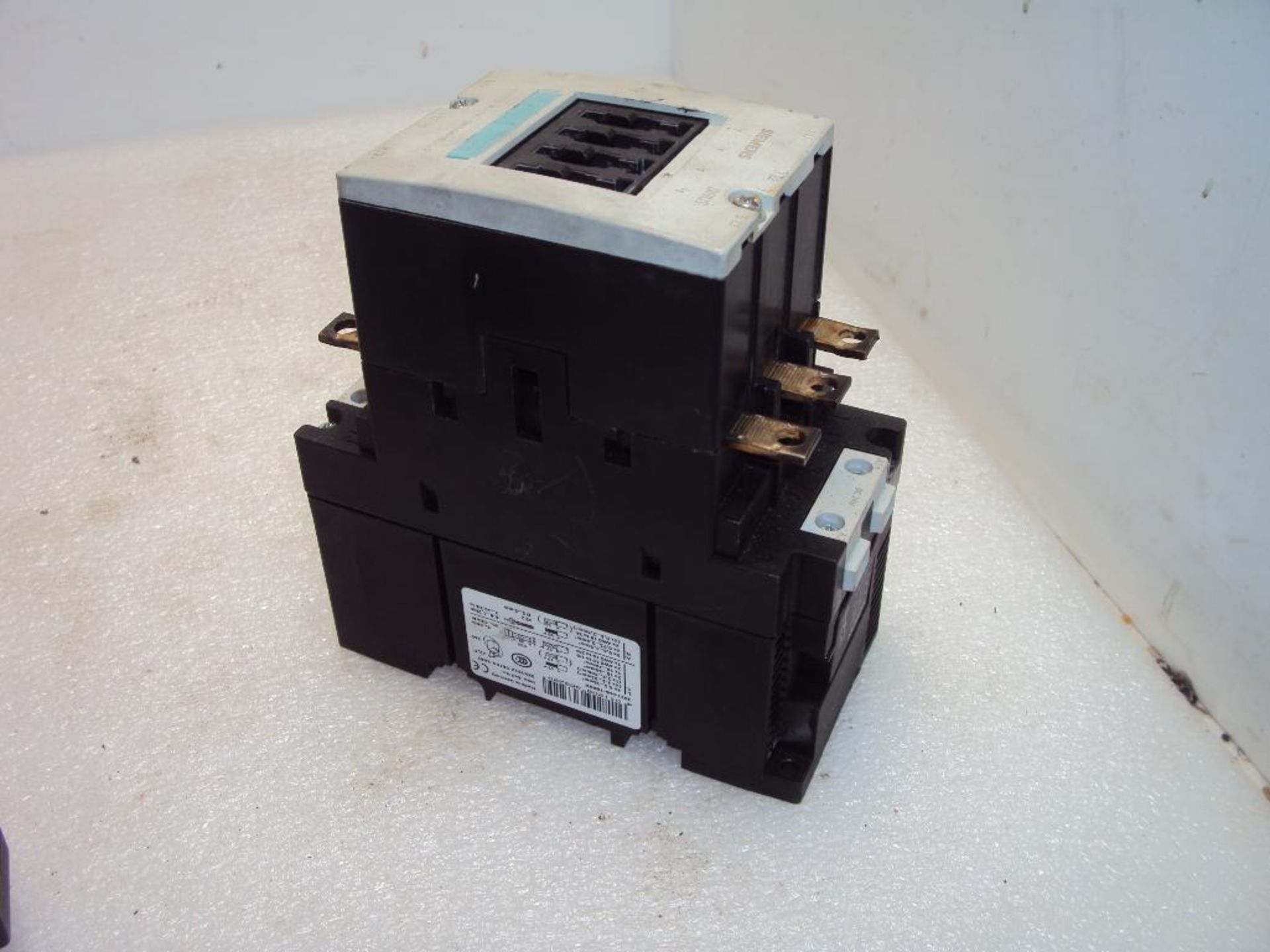 (3) CONTACTORS IN ONE LOT - Bild 6 aus 7