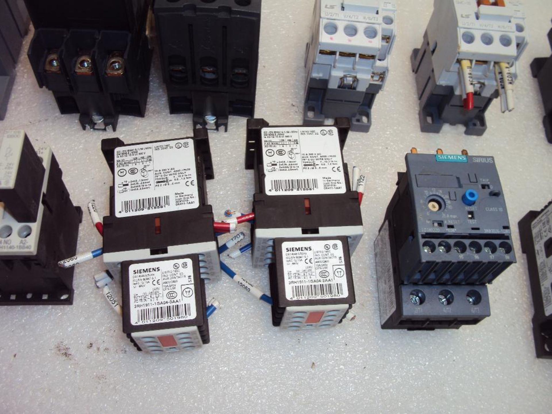 (14) CONTACTORS IN ONE LOT - Bild 5 aus 7