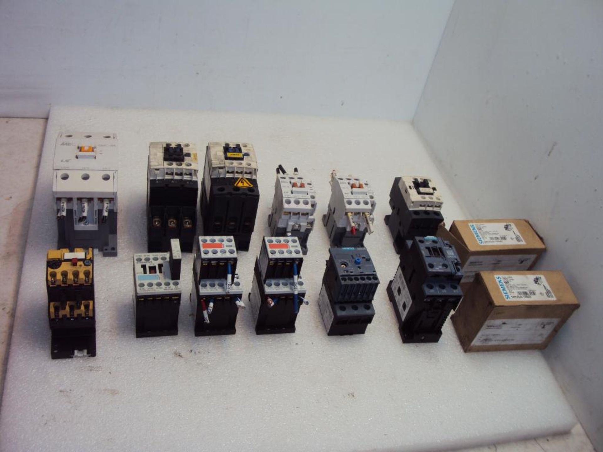 (14) CONTACTORS IN ONE LOT