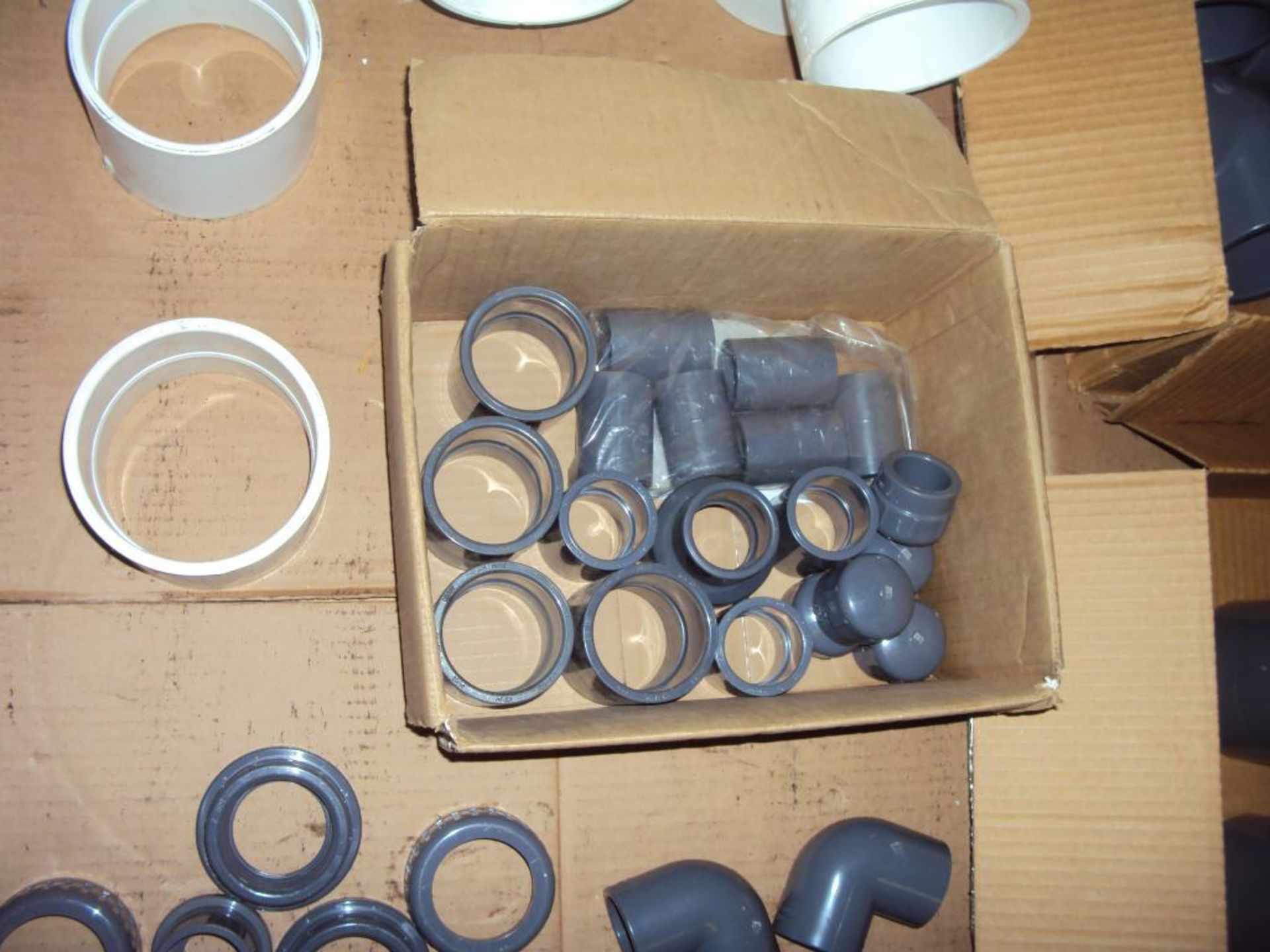 Lot of PVC and CPVC fittings, unions and valves - Image 7 of 9