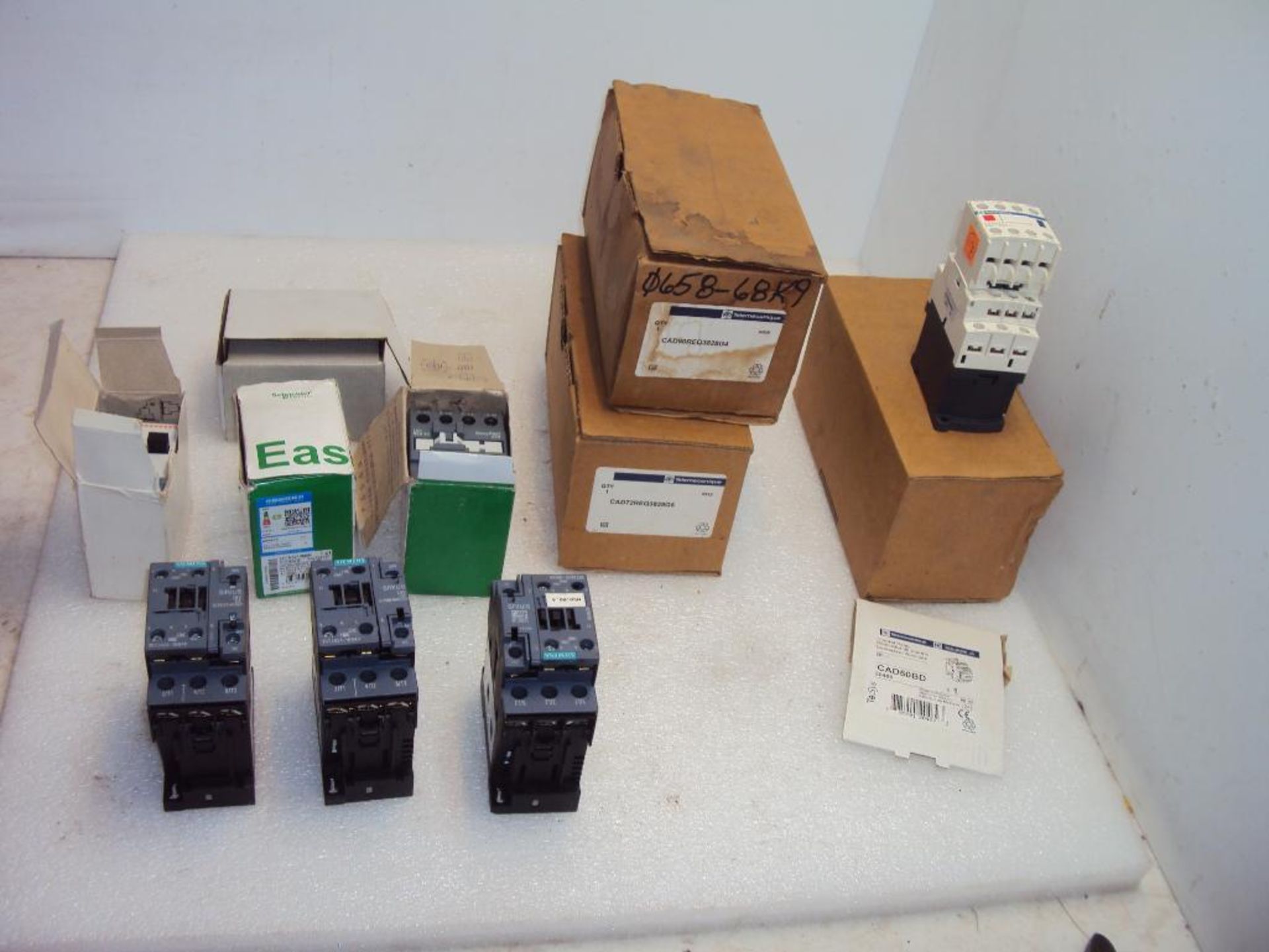 (9) CONTACTORS IN ONE LOT