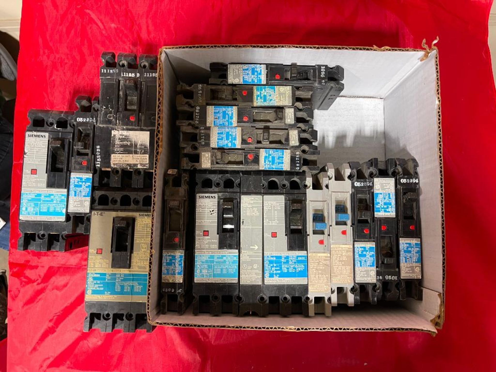 Lot of Siemens ITE ED4 ED6 Circuit Breakers