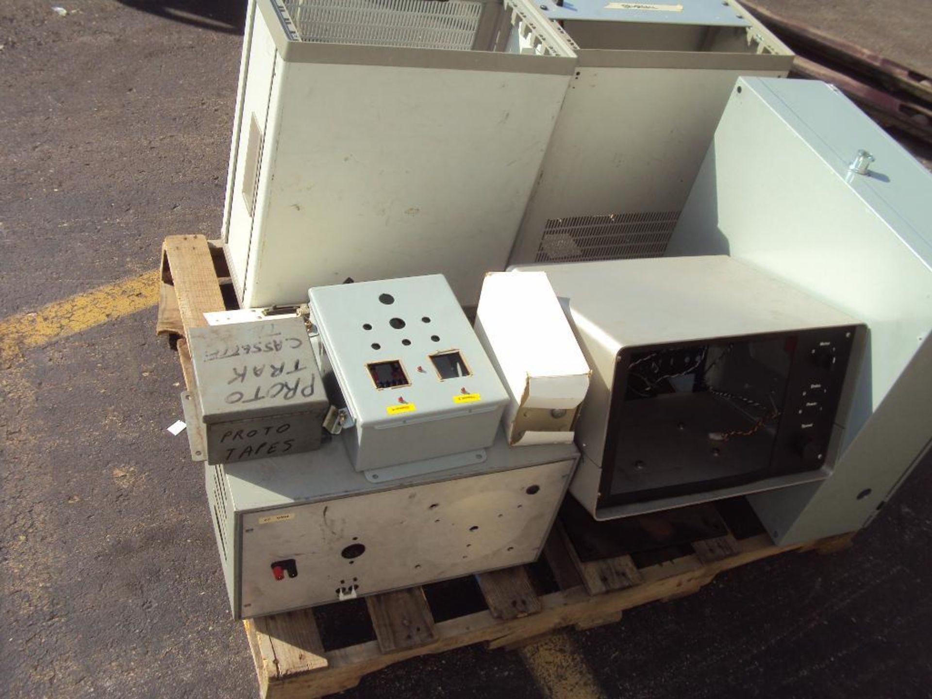 ELECTRICAL ENCLOSURES ON ONE SKID - Image 2 of 4