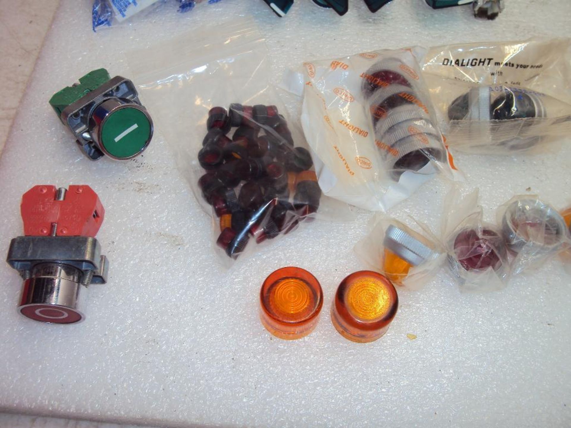ASSORTED SWITCHES AND LENS CAPS IN ONE LOT - Image 6 of 8
