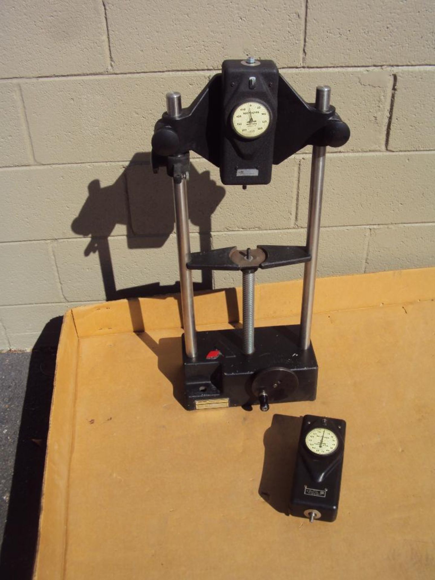 AMETEK ML3339 500 LB HAND WHEEL MANUAL TEST STAND W/500 & 150 LB FORCE GAGES