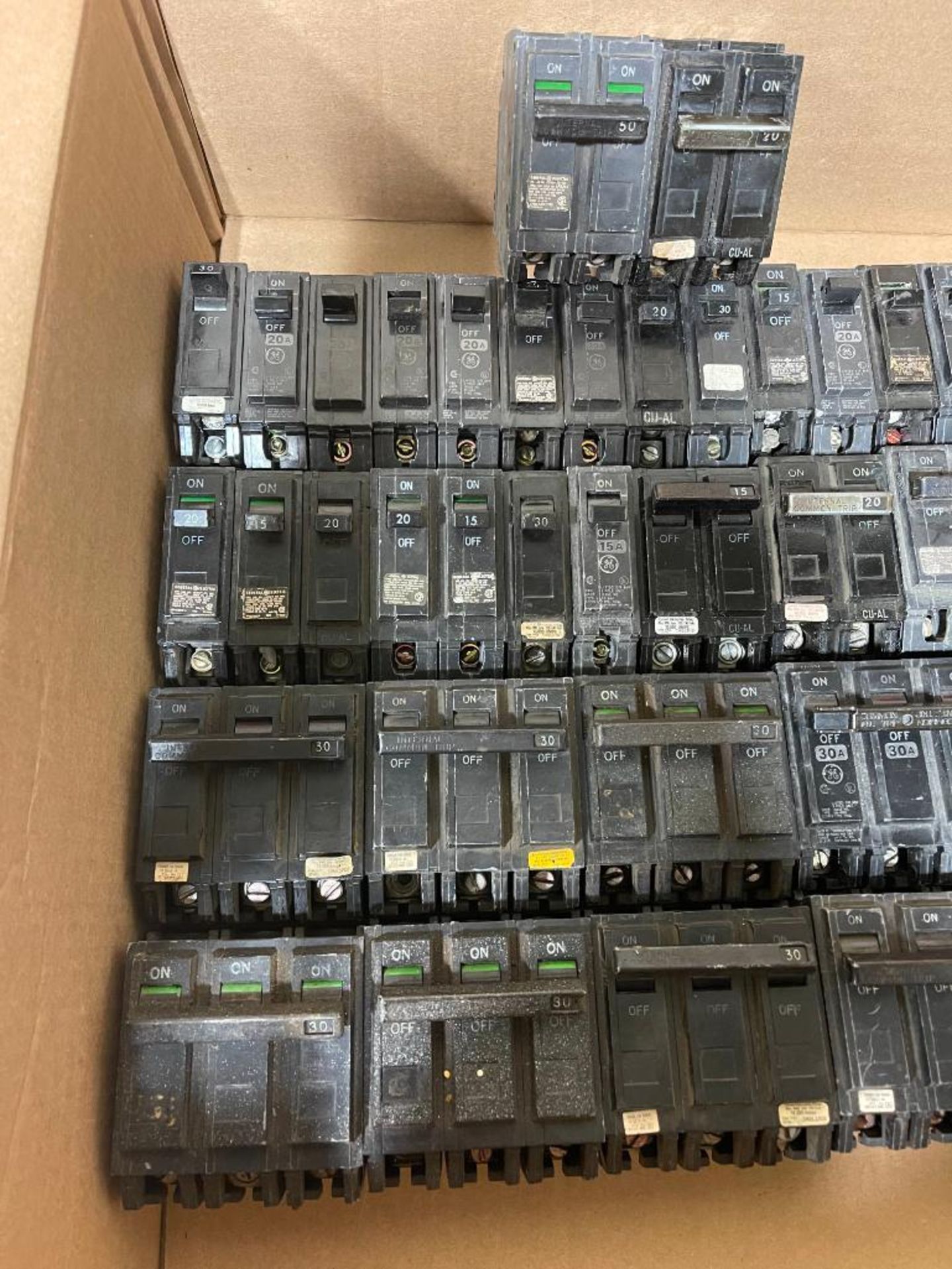 Lot of GE THQL Circuit Breaker 1,2 & 3 Pole - Image 2 of 3