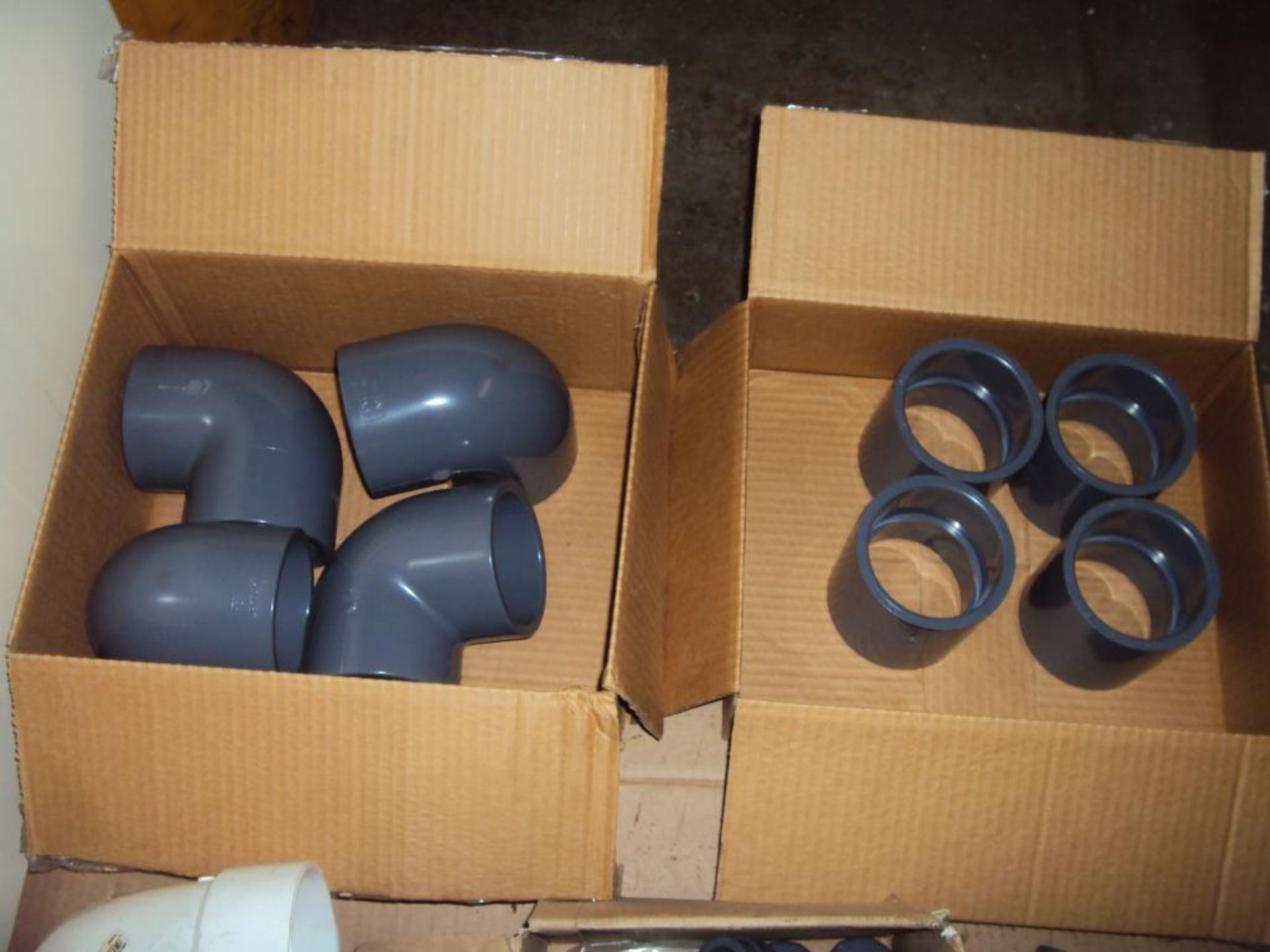 Lot of PVC and CPVC fittings, unions and valves - Image 8 of 9