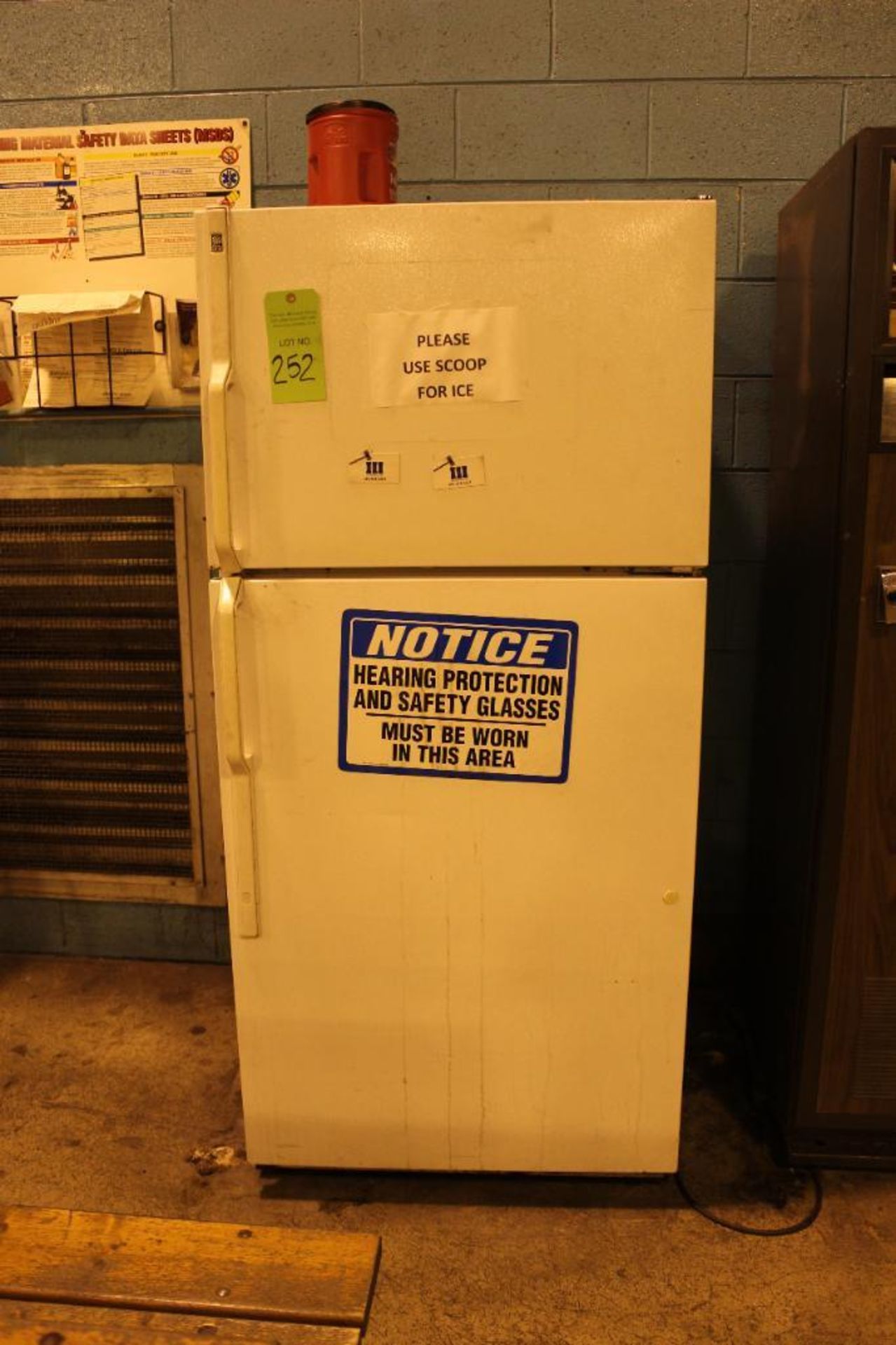 GE Fridge - ocndition unknown, not plugged in