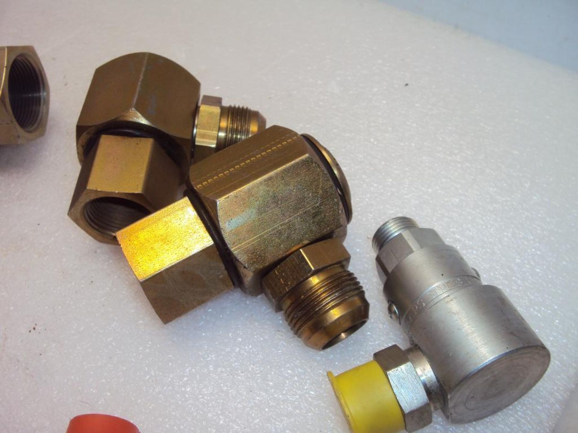 Hydraulic Swivel Joint Fittings - Image 4 of 4