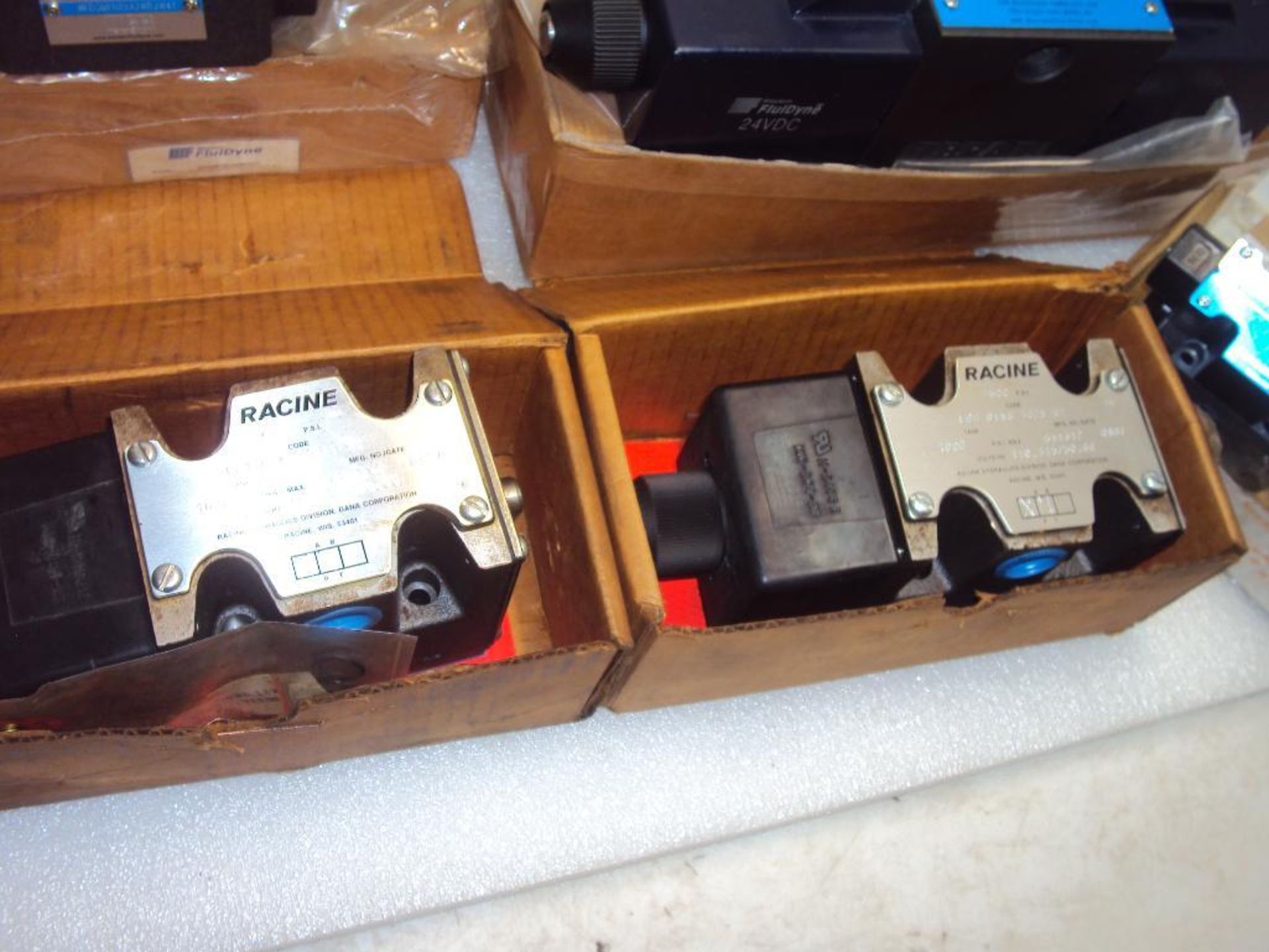 Assorted Hydraulic Control Valves - Image 2 of 5