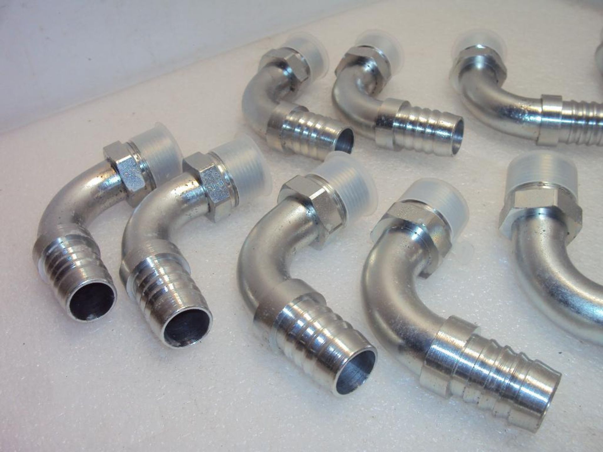 Hydraulic Hose Barb Fittings - Image 2 of 3