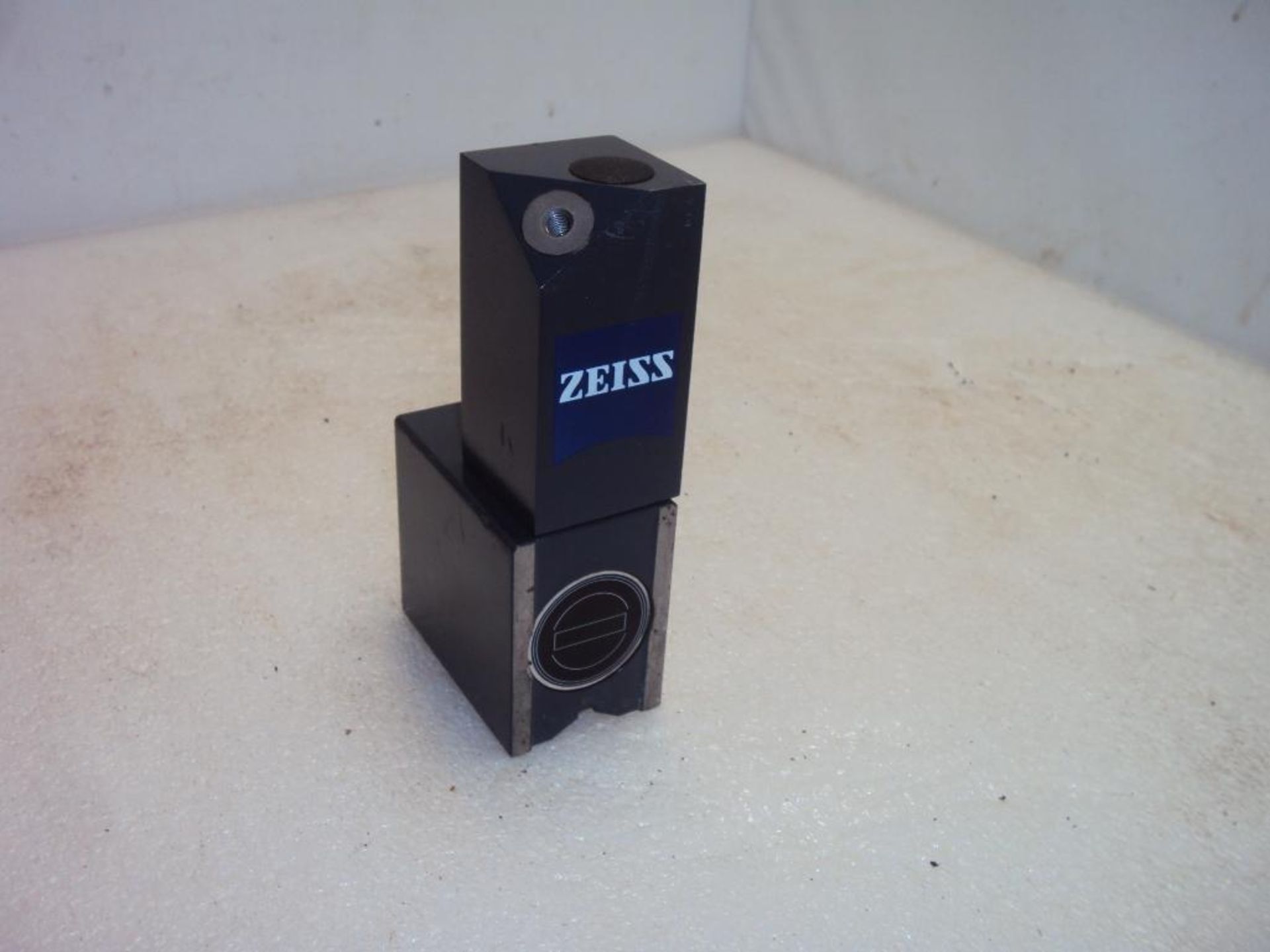 Zeiss Magnetic Vee Block Calibration Ball Holder