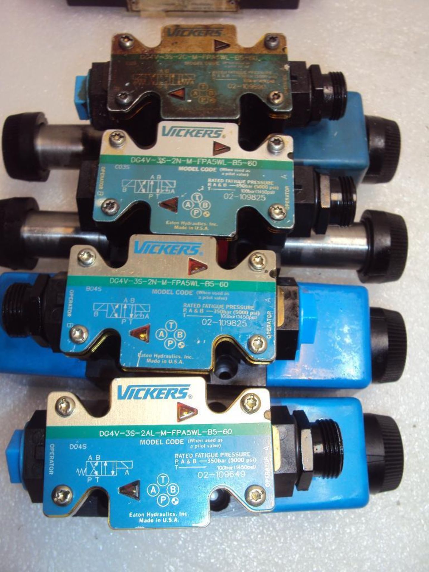 Assorted Hydraulic Directional Control Valves - Image 2 of 4