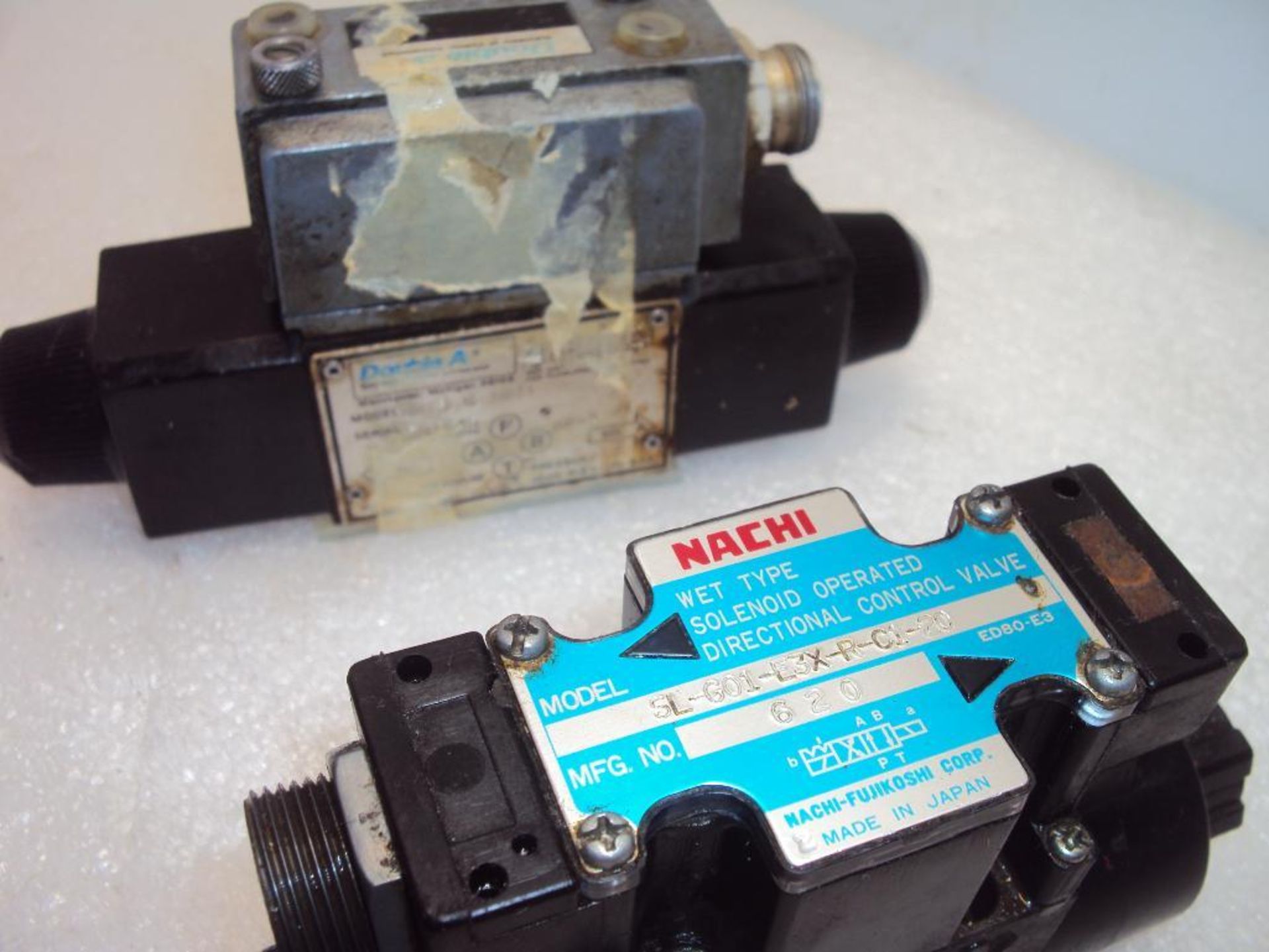 Assorted Hydraulic Directional Control Valves - Image 3 of 4