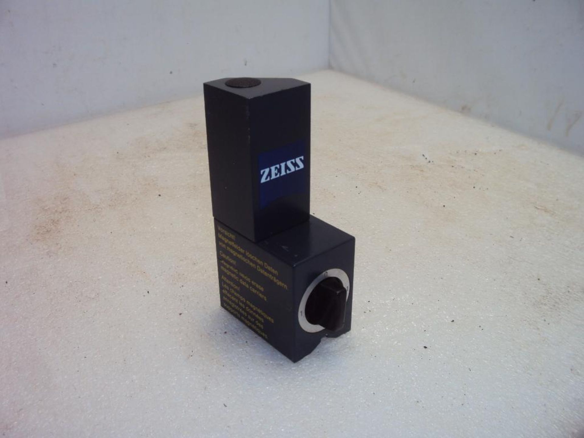 Zeiss Magnetic Vee Block Calibration Ball Holder - Image 2 of 4