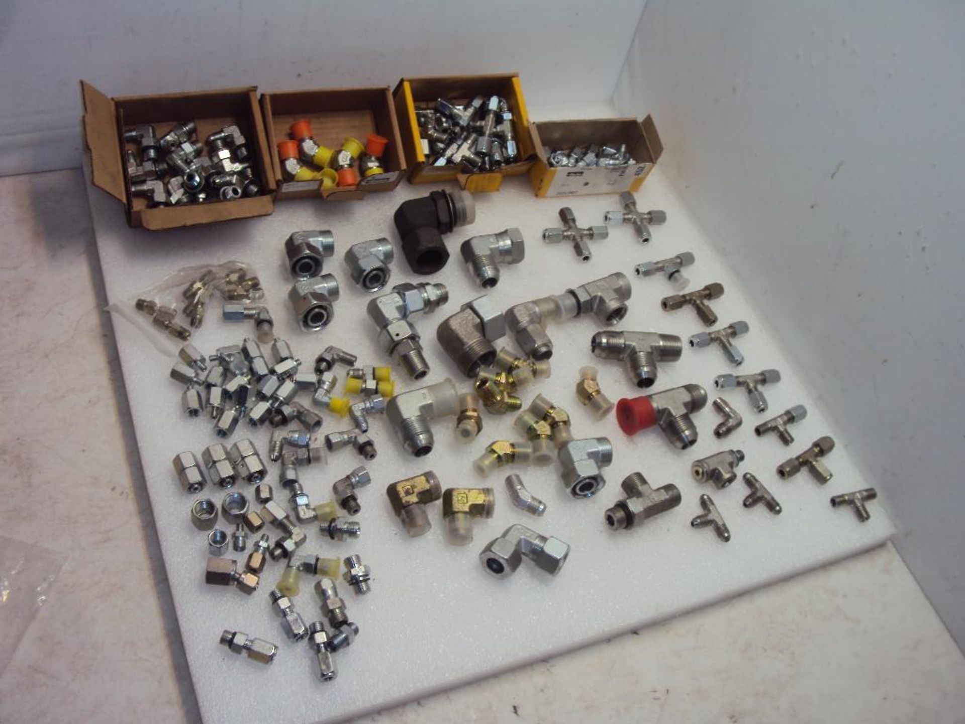 Assorted Hydraulic Fittings Elbows and Tees