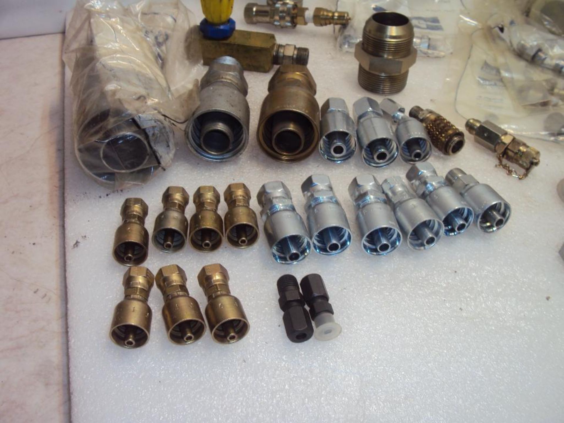 Assorted Hydraulic Hose Crimp Fittings - Image 2 of 5